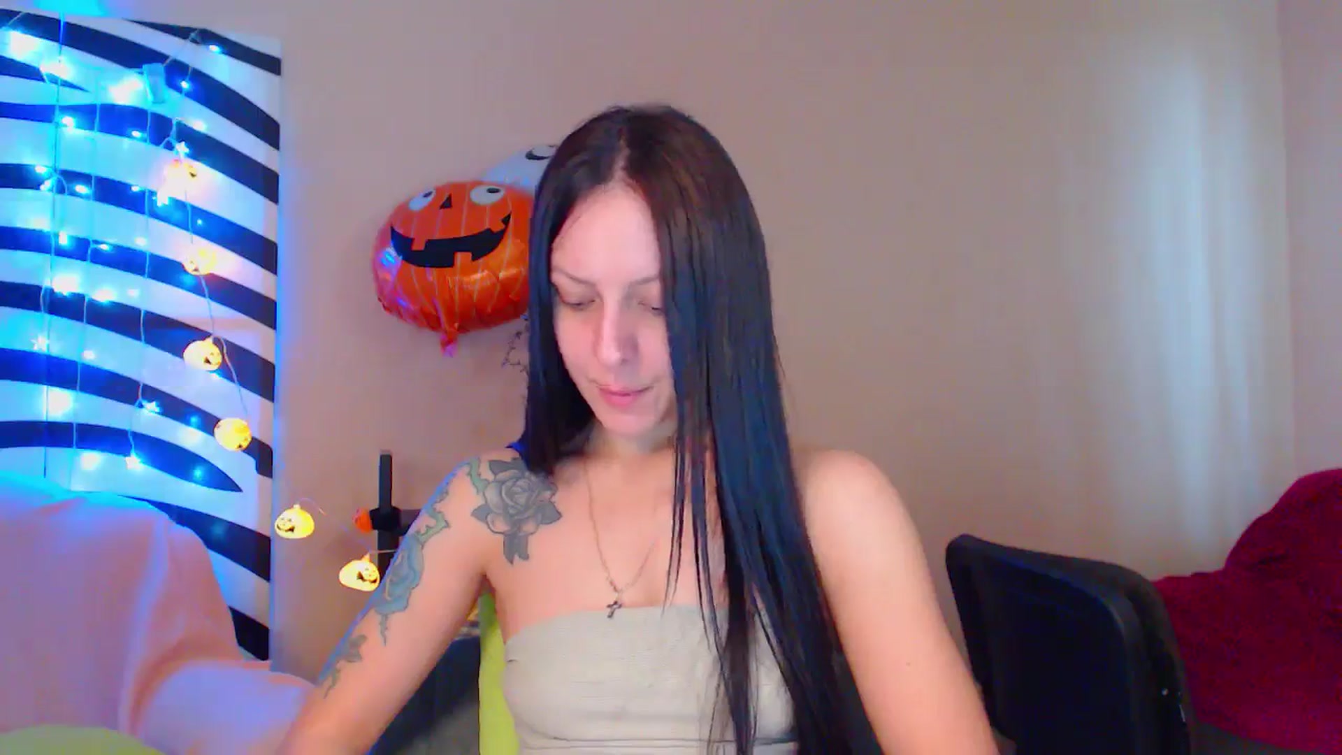 Gallery image thumbnail from MiracleMiss's myfreecams stream on, 10/19/2024, 10:50 image 2 of 20