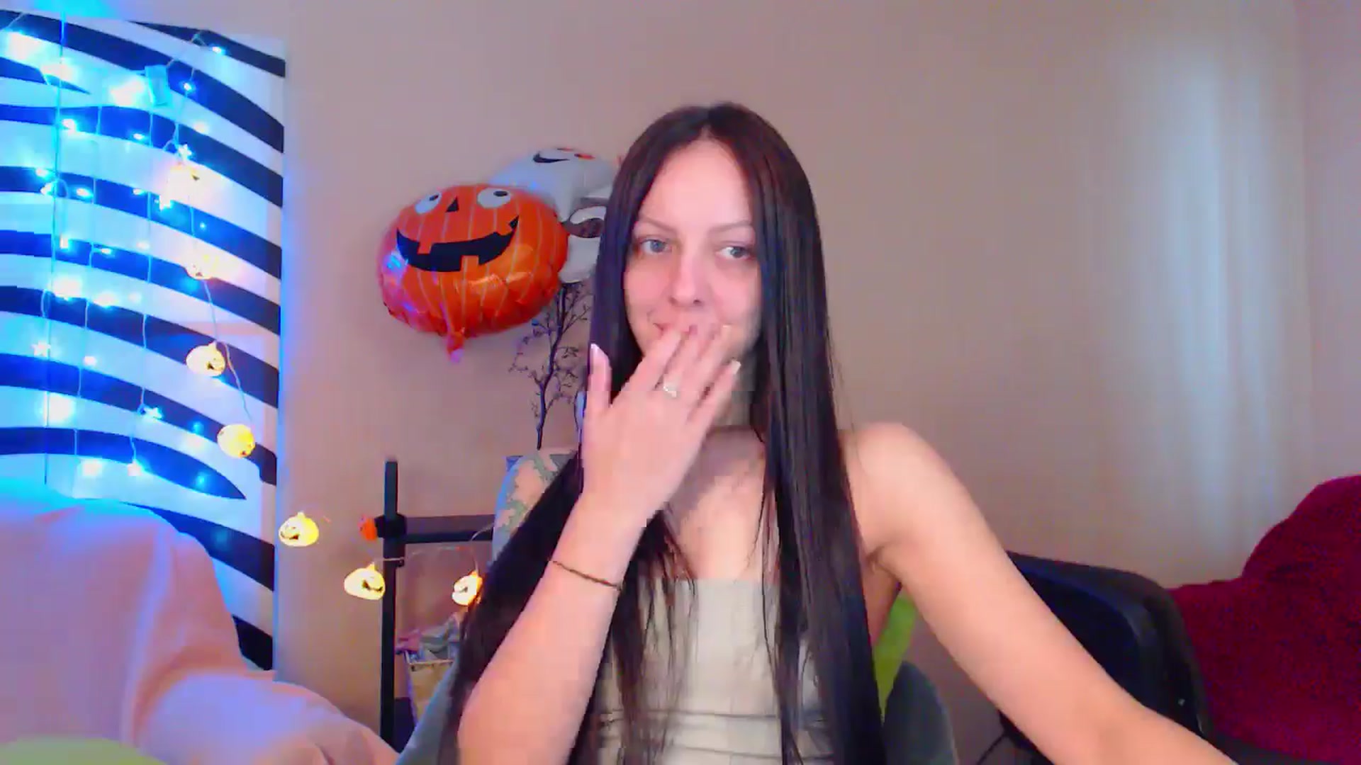 Gallery image thumbnail from MiracleMiss's myfreecams stream on, 10/19/2024, 10:50 image 7 of 20