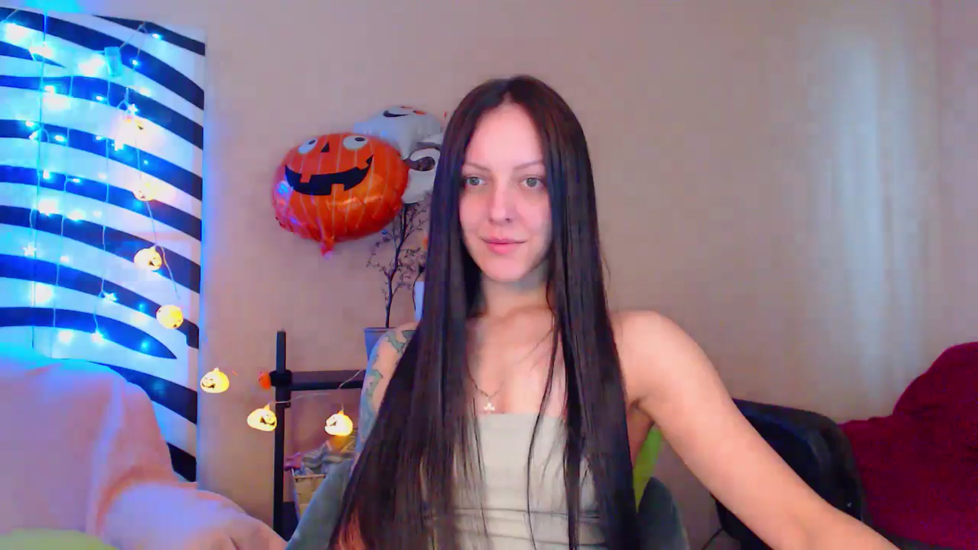 Gallery image thumbnail from MiracleMiss's myfreecams stream on, 10/19/2024, 10:50 image 8 of 20