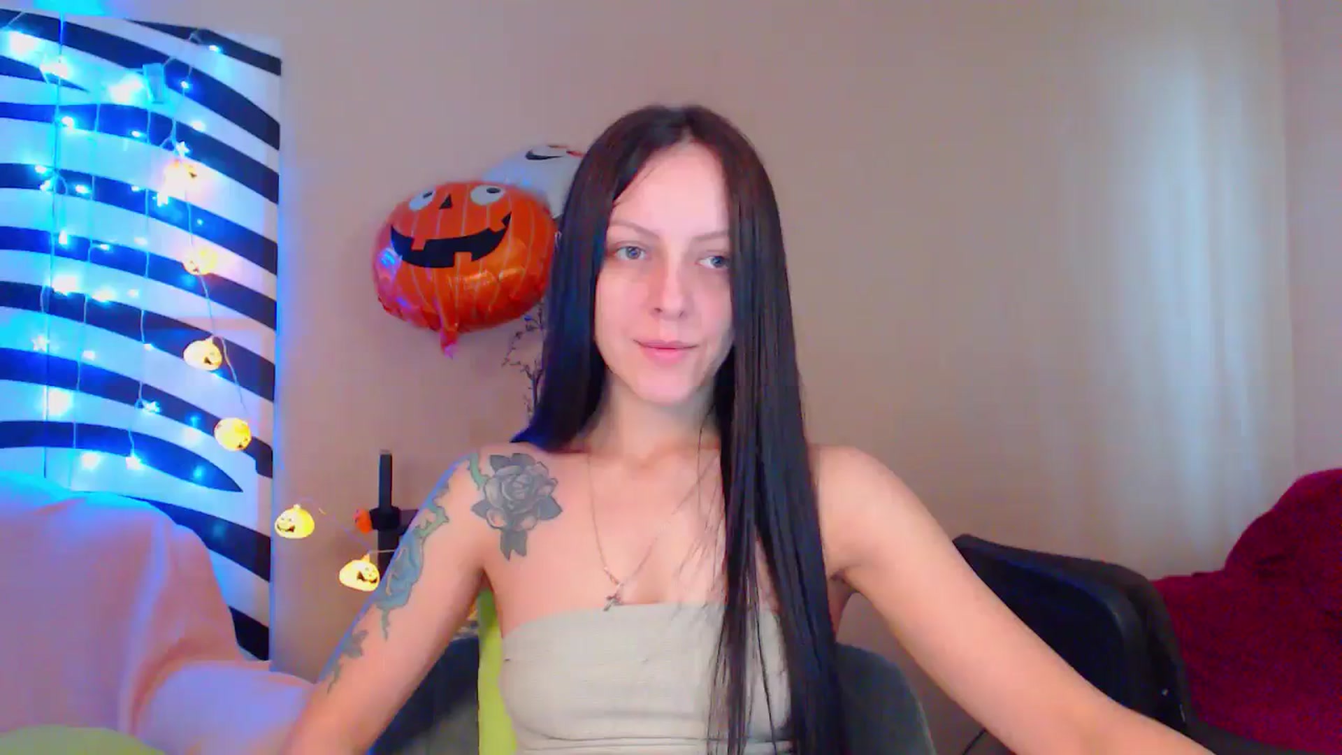Gallery image thumbnail from MiracleMiss's myfreecams stream on, 10/19/2024, 10:50 image 1 of 20