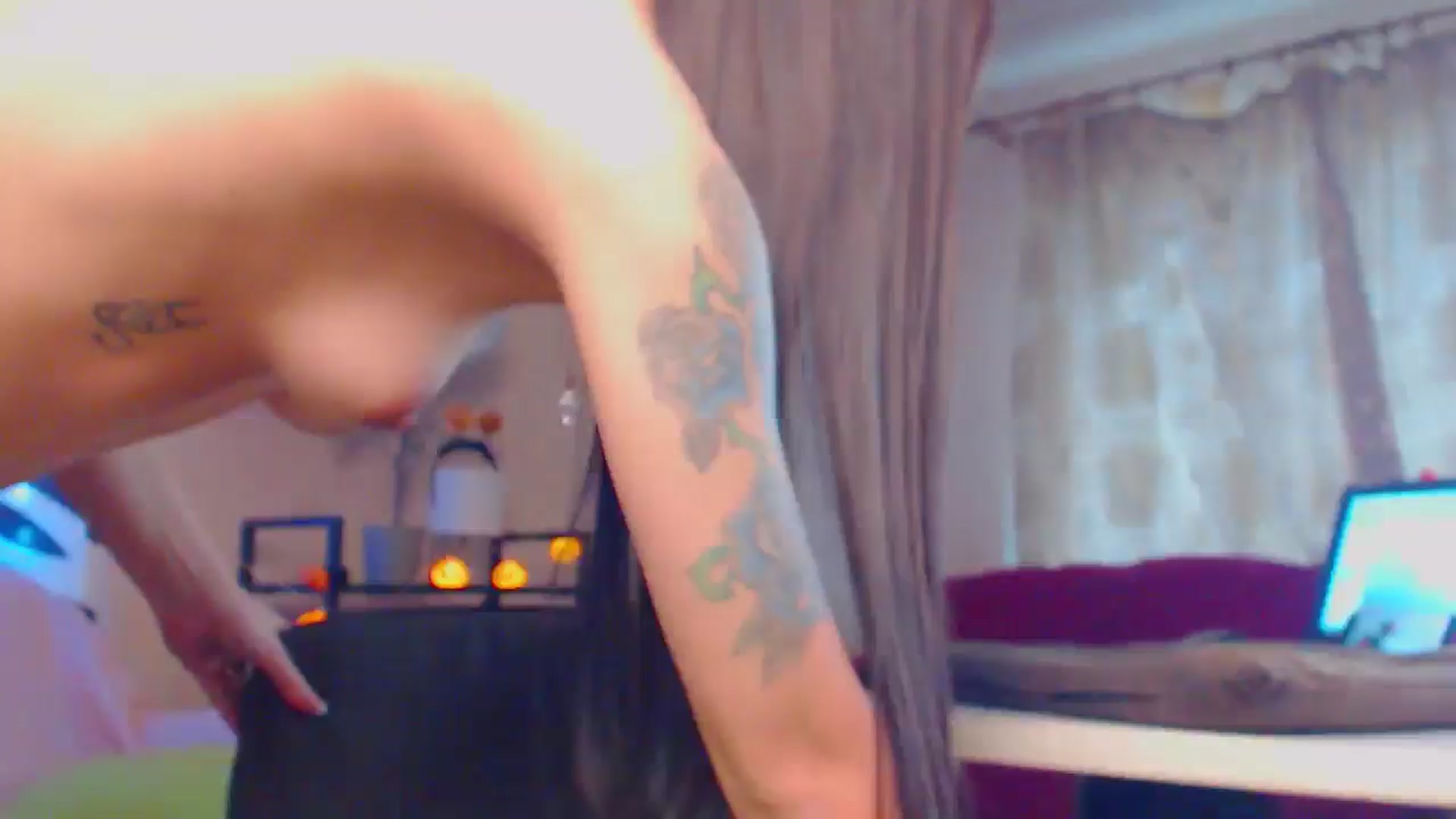 Gallery image thumbnail from MiracleMiss's myfreecams stream on, 10/19/2024, 12:29 image 5 of 20