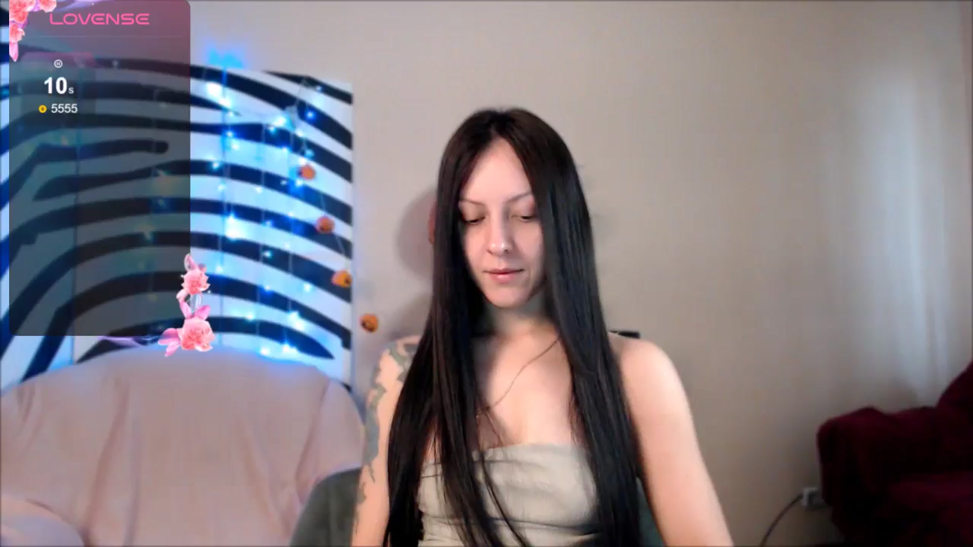 Gallery image thumbnail from MiracleMiss's myfreecams stream on, 10/25/2024, 10:28 image 1 of 20