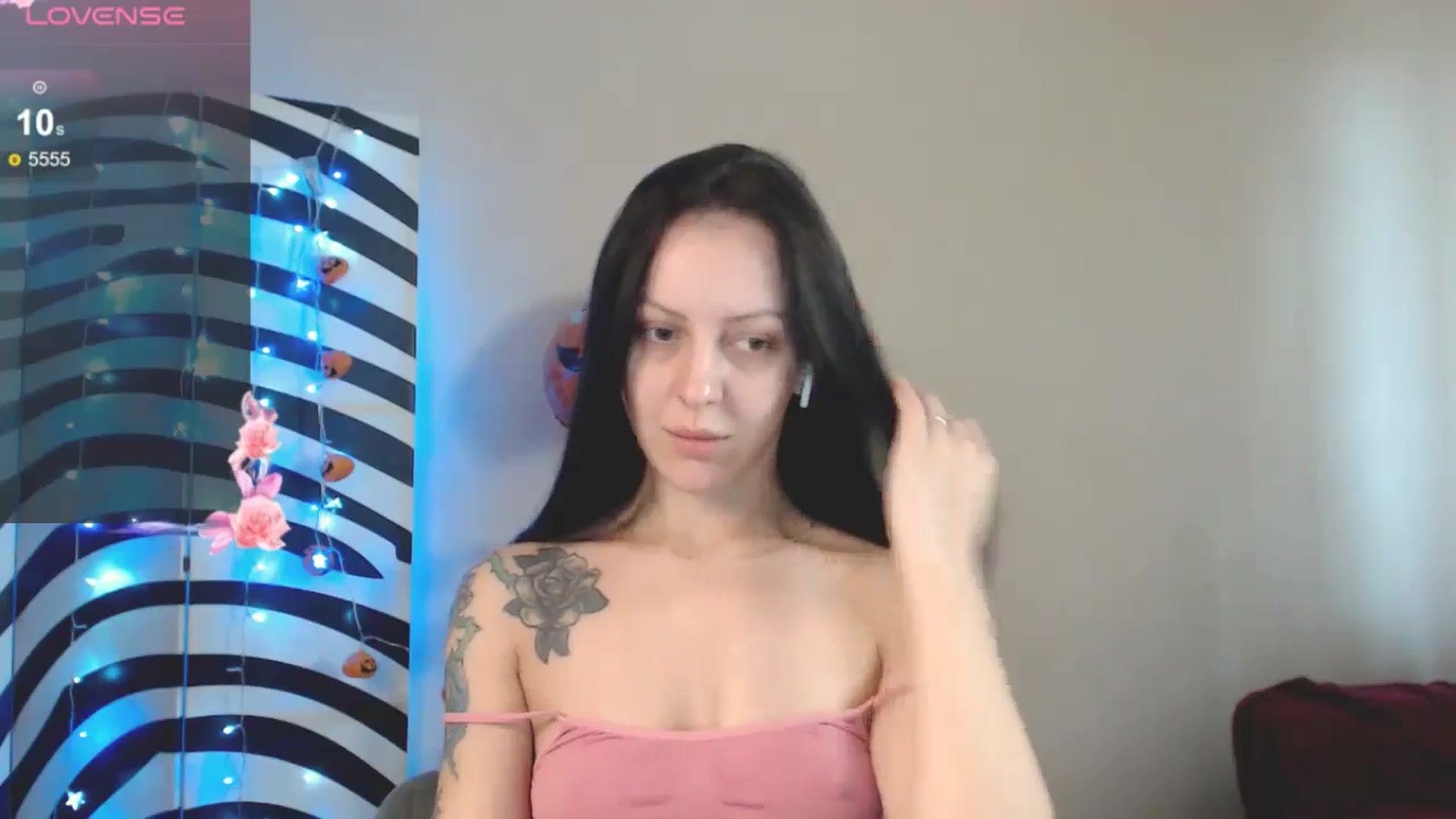 Gallery image thumbnail from MiracleMiss's myfreecams stream on, 11/10/2024, 11:45 image 10 of 20