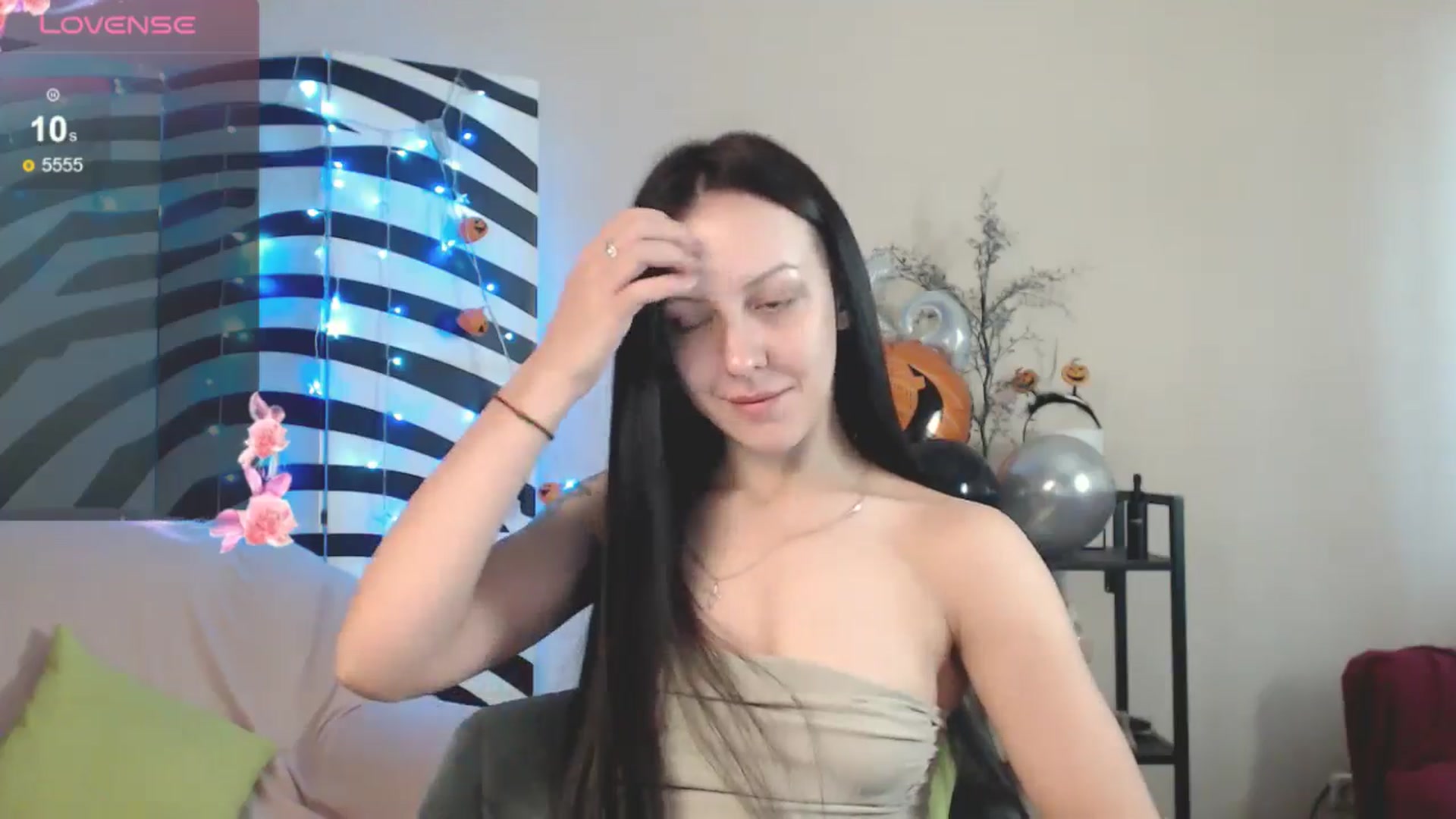 Gallery image thumbnail from MiracleMiss's myfreecams stream on, 11/15/2024, 12:01 image 6 of 20