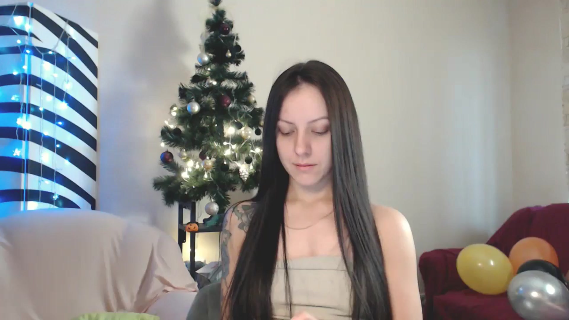Gallery image thumbnail from MiracleMiss's myfreecams stream on, 12/03/2024, 11:20 image 2 of 20