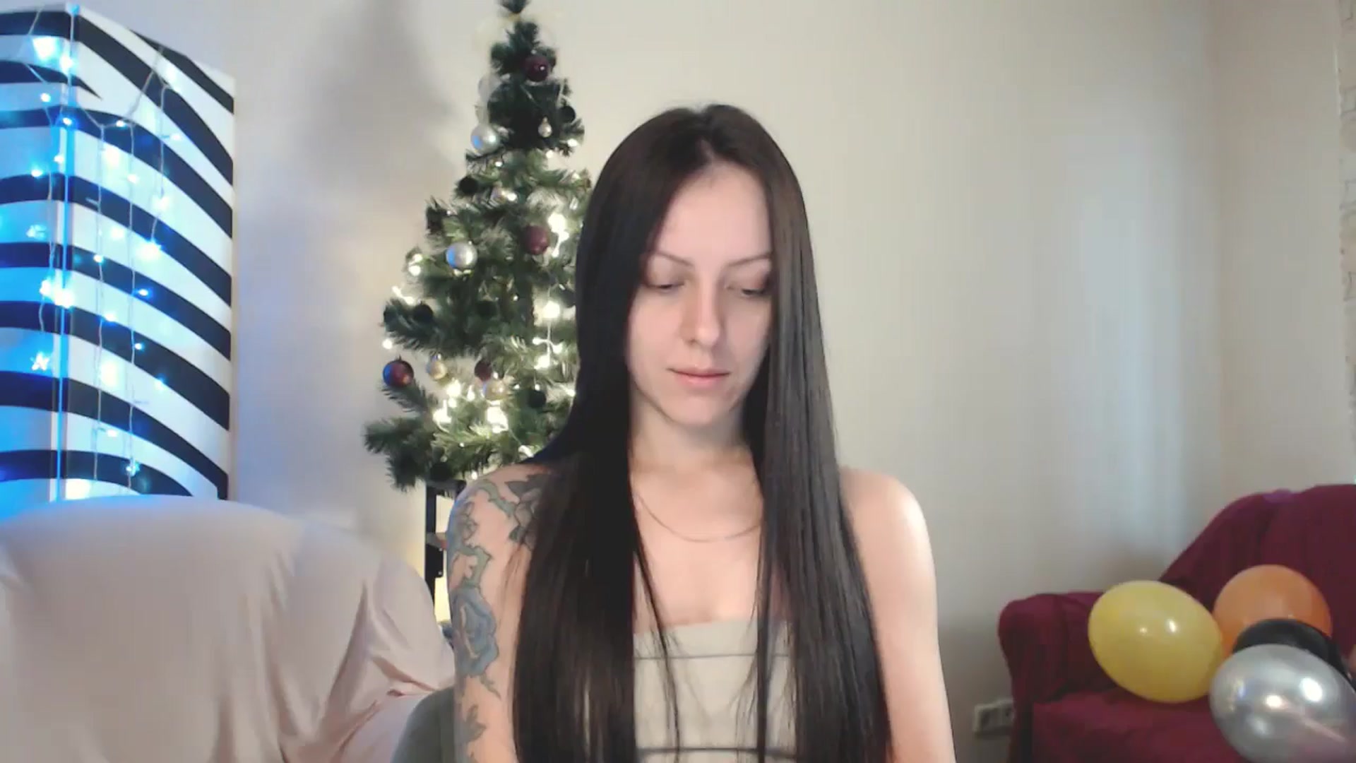 Gallery image thumbnail from MiracleMiss's myfreecams stream on, 12/03/2024, 11:20 image 3 of 20