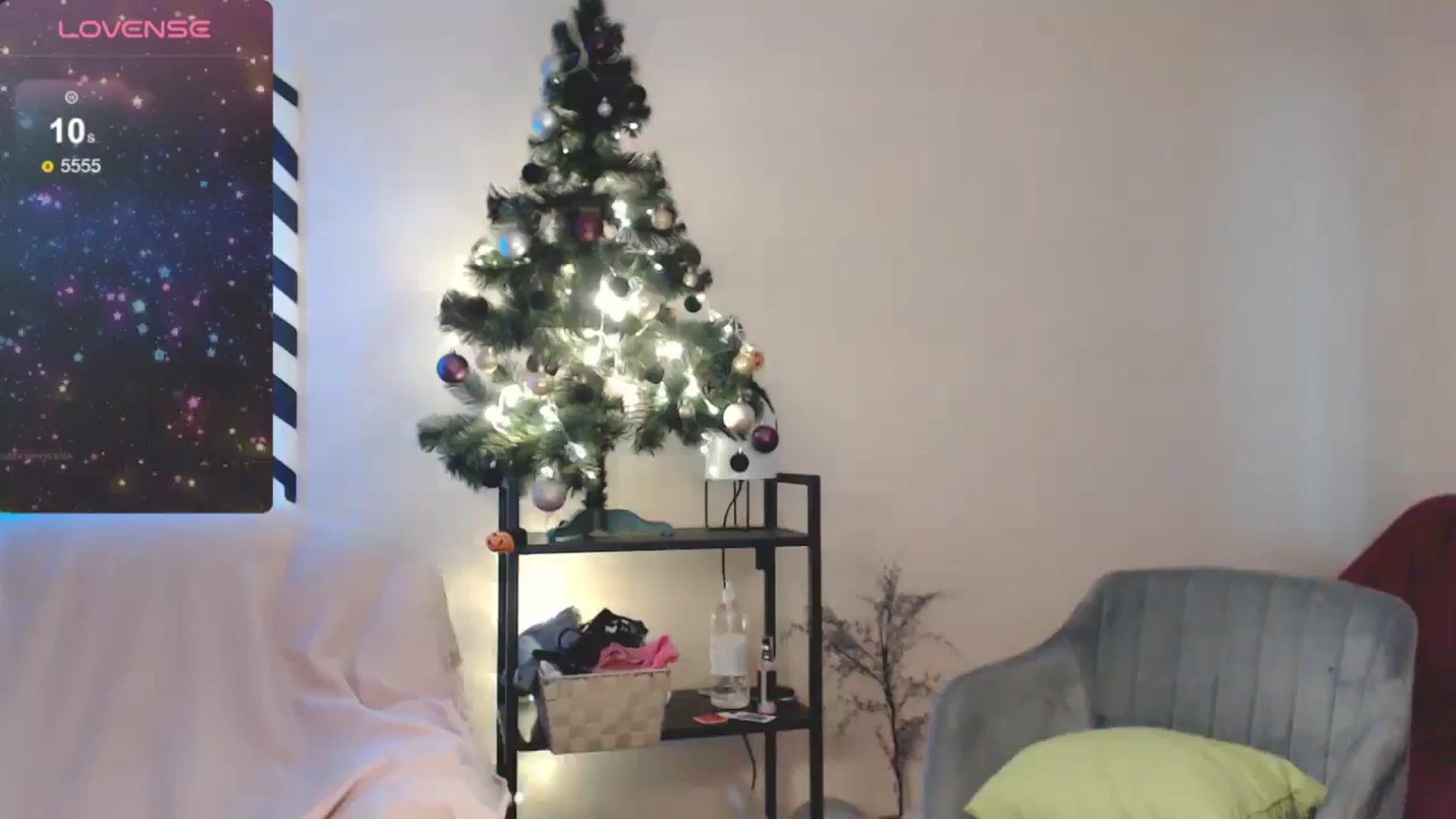 Gallery image thumbnail from MiracleMiss's myfreecams stream on, 12/16/2024, 13:06 image 6 of 20