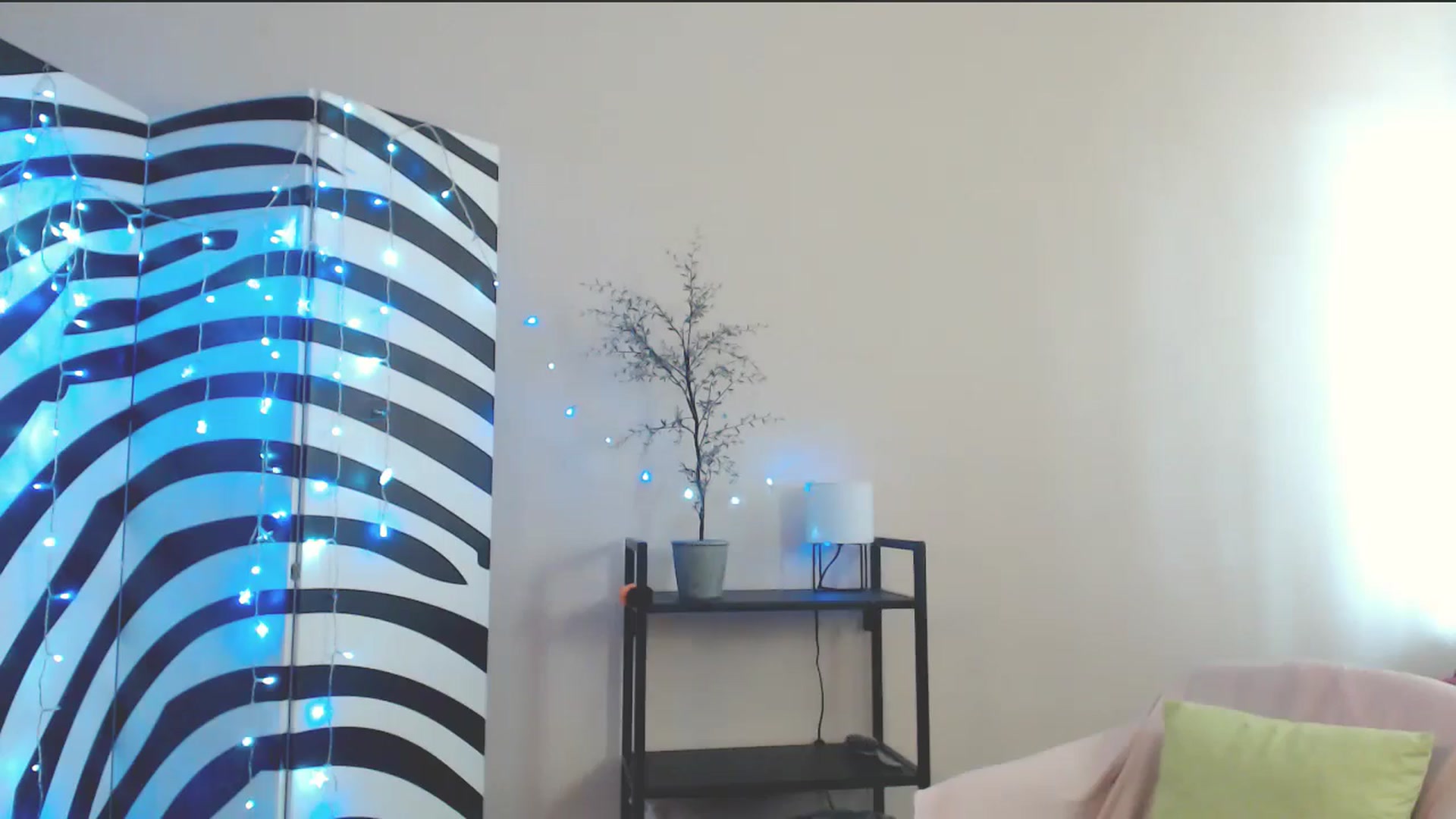Gallery image thumbnail from MiracleMiss's myfreecams stream on, 03/25/2025, 11:21 image 14 of 20