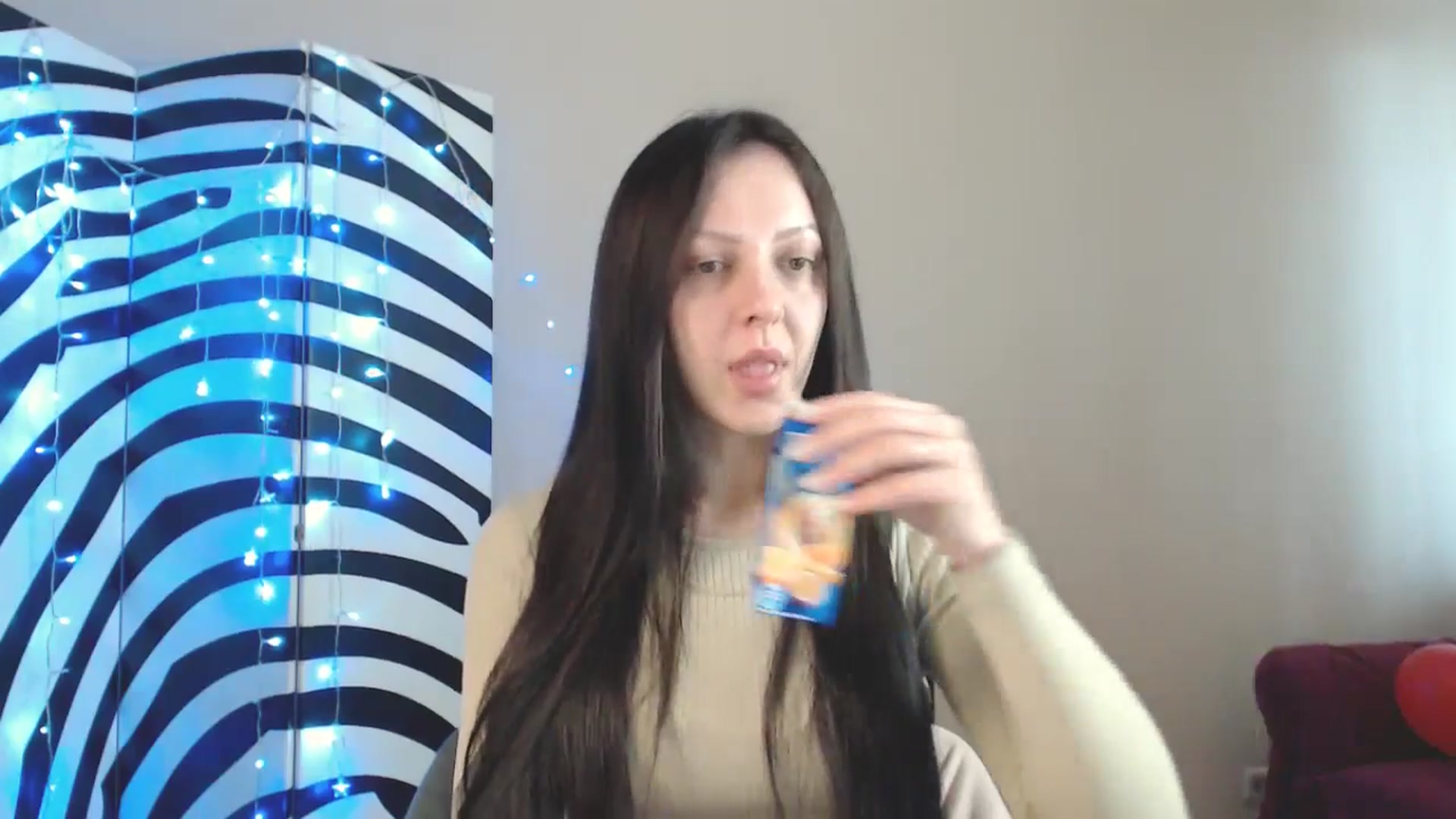 Gallery image thumbnail from MiracleMiss's myfreecams stream on, 04/01/2025, 10:46 image 5 of 20