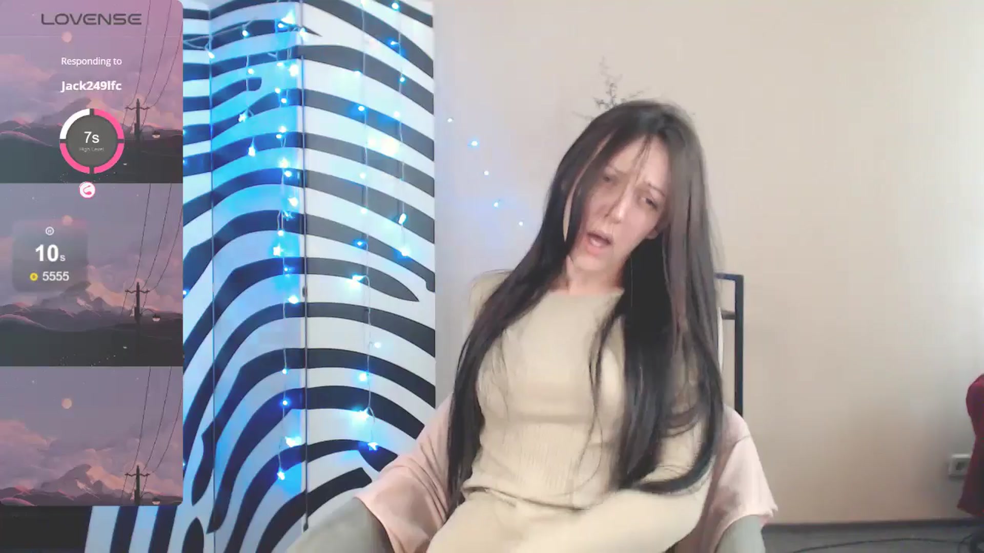 Gallery image thumbnail from MiracleMiss's myfreecams stream on, 04/16/2025, 14:00 image 15 of 20