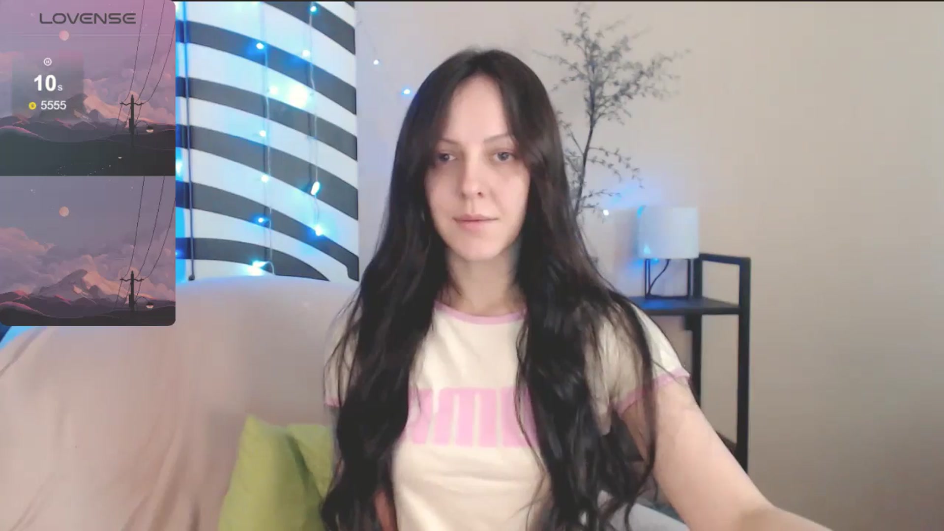 Gallery image thumbnail from MiracleMiss's myfreecams stream on, 04/18/2025, 10:35 image 12 of 20