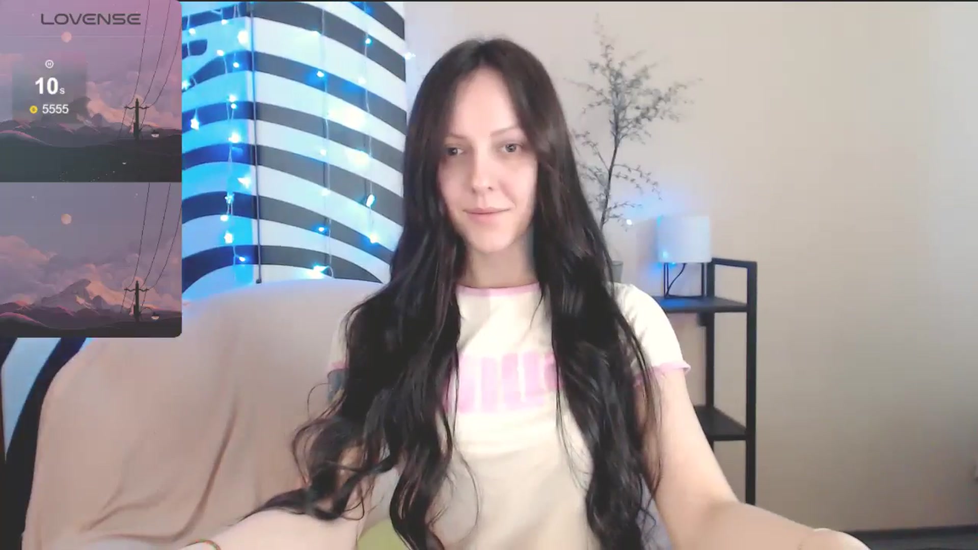 Gallery image thumbnail from MiracleMiss's myfreecams stream on, 04/18/2025, 10:35 image 19 of 20