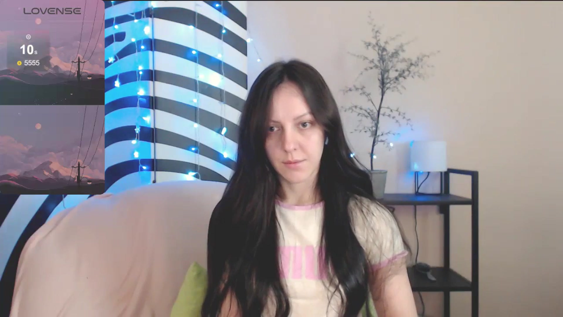Gallery image thumbnail from MiracleMiss's myfreecams stream on, 04/18/2025, 10:35 image 4 of 20