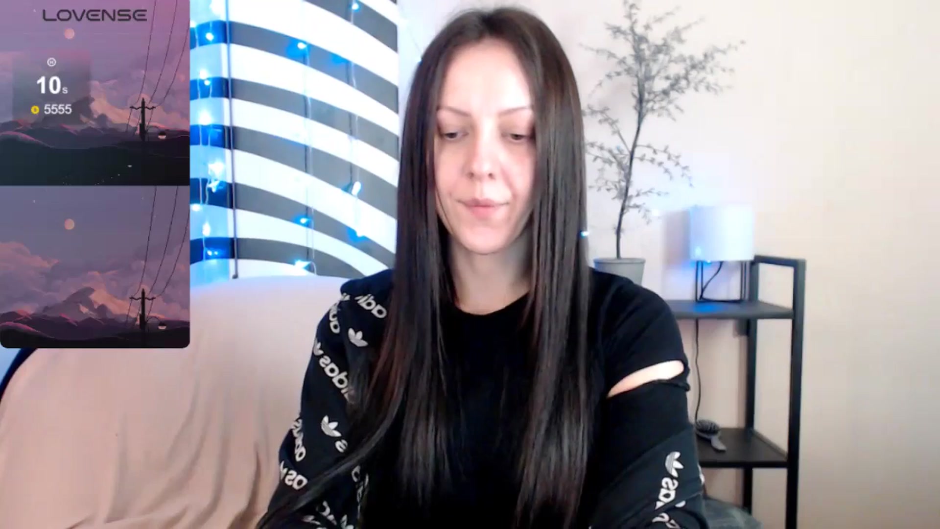 Gallery image thumbnail from MiracleMiss's myfreecams stream on, 04/19/2025, 10:54 image 12 of 20