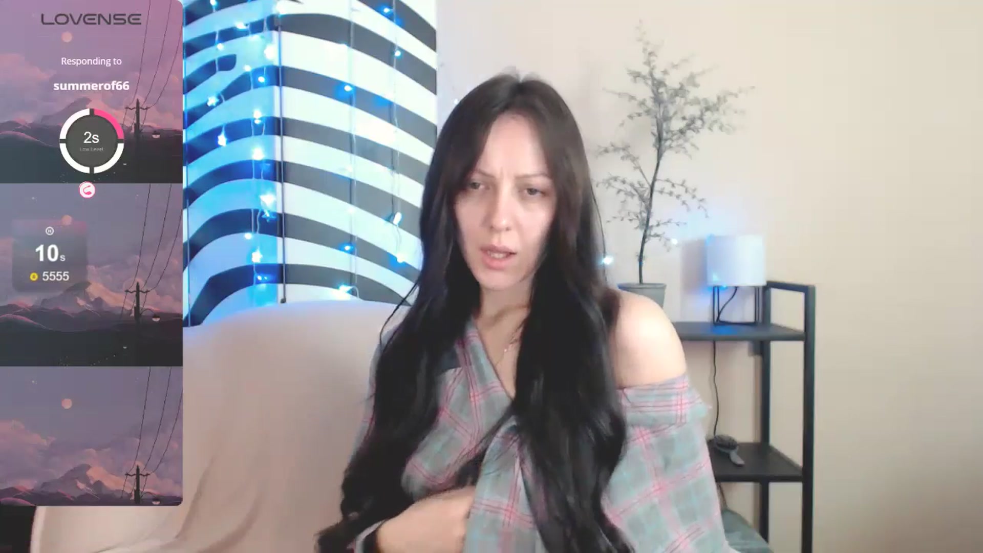 Gallery image thumbnail from MiracleMiss's myfreecams stream on, 04/21/2025, 10:35 image 17 of 20