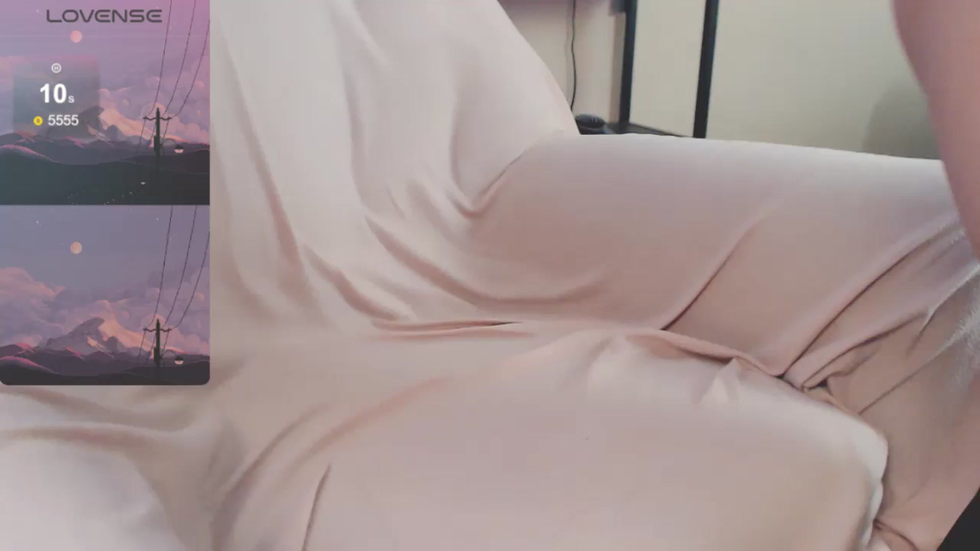 Gallery image thumbnail from MiracleMiss's myfreecams stream on, 04/22/2025, 11:44 image 6 of 20