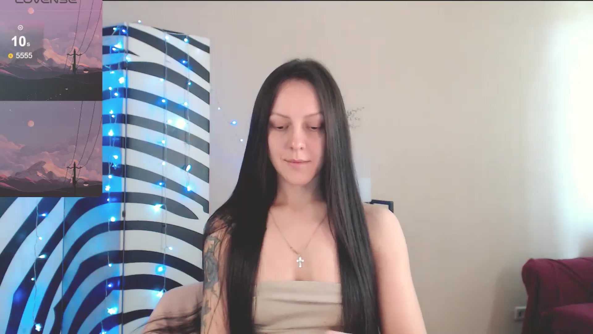 Gallery image thumbnail from MiracleMiss's myfreecams stream on, 05/01/2025, 13:20 image 10 of 20