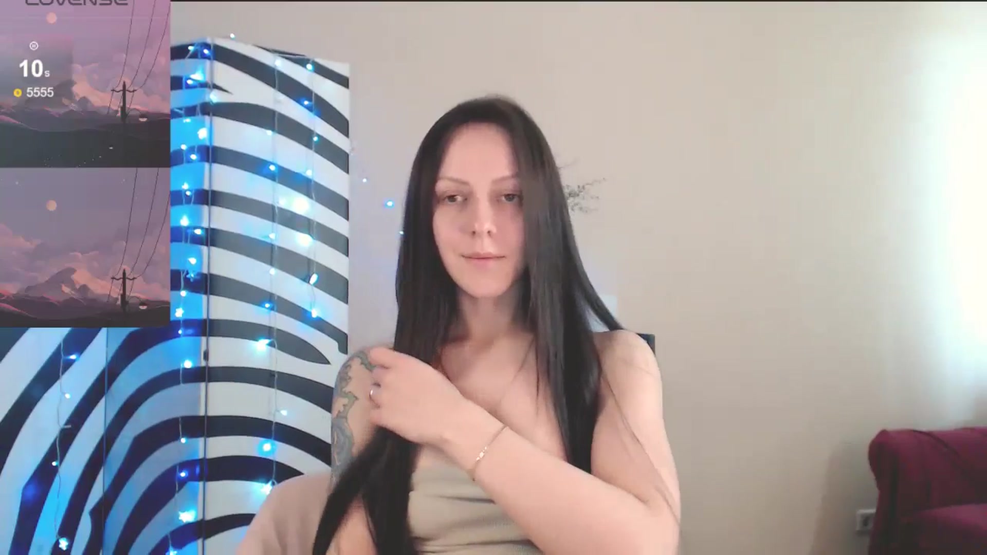 Gallery image thumbnail from MiracleMiss's myfreecams stream on, 05/01/2025, 13:20 image 7 of 20