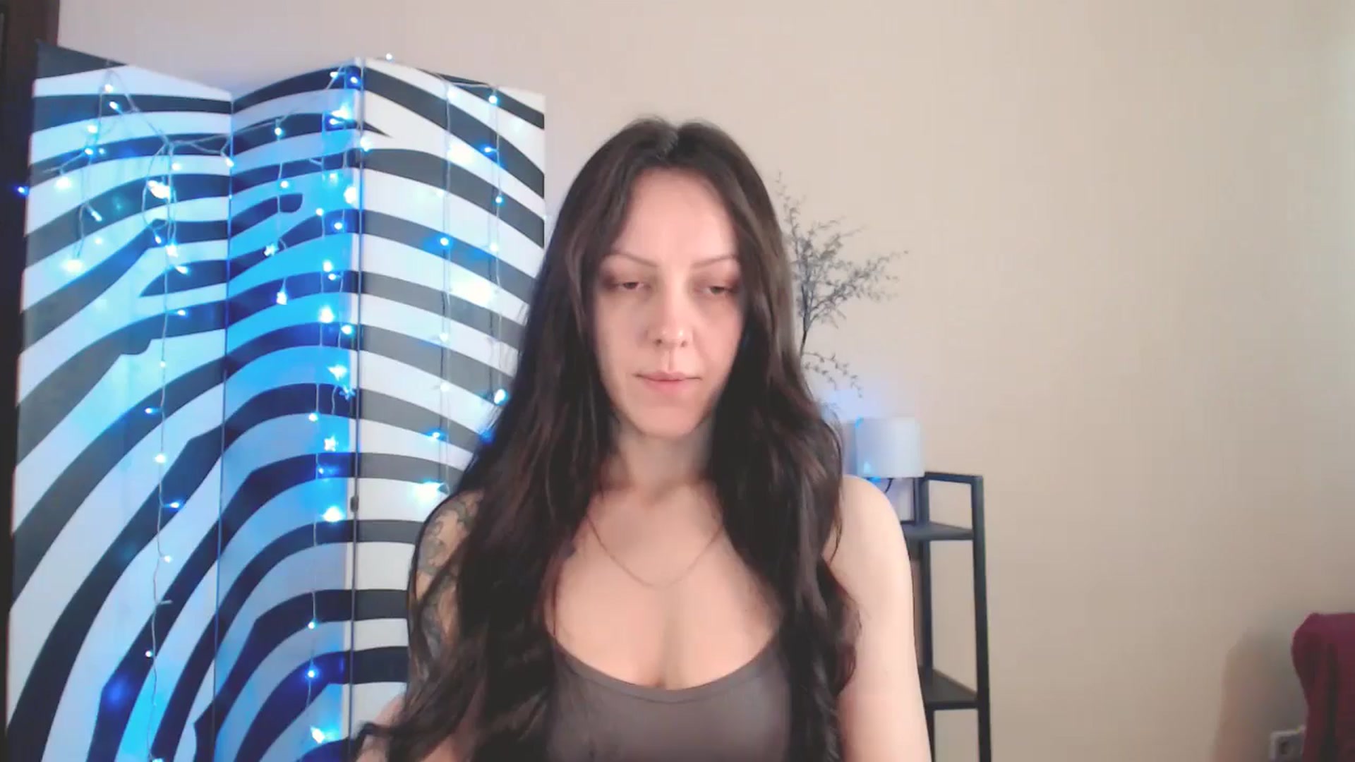 Gallery image thumbnail from MiracleMiss's myfreecams stream on, 05/08/2025, 10:15 image 1 of 20
