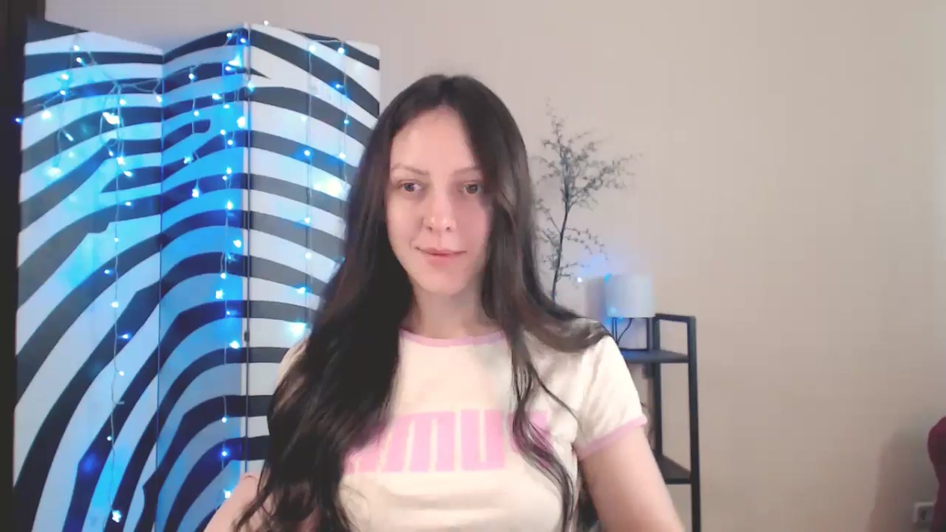 Gallery image thumbnail from MiracleMiss's myfreecams stream on, 05/19/2025, 10:30 image 6 of 20