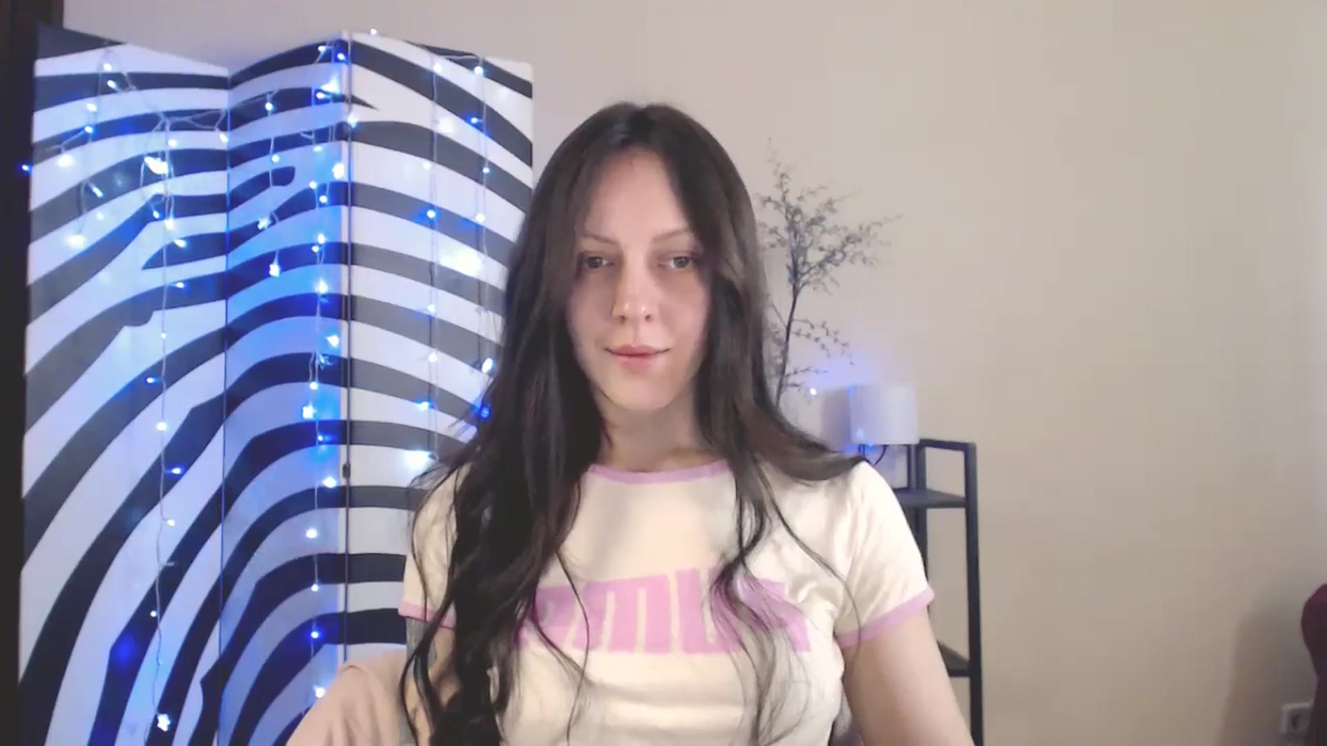 Gallery image thumbnail from MiracleMiss's myfreecams stream on, 05/19/2025, 10:30 image 5 of 20