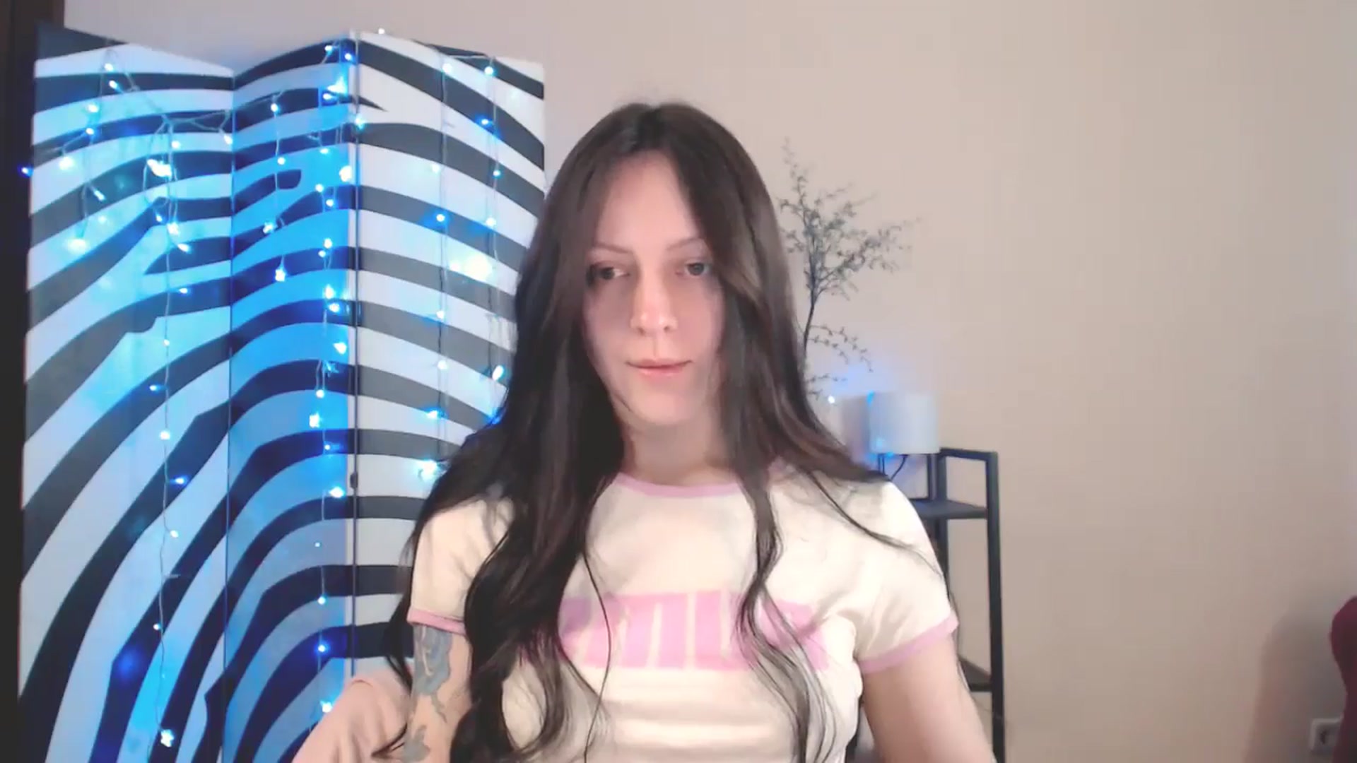 Gallery image thumbnail from MiracleMiss's myfreecams stream on, 05/19/2025, 10:30 image 4 of 20