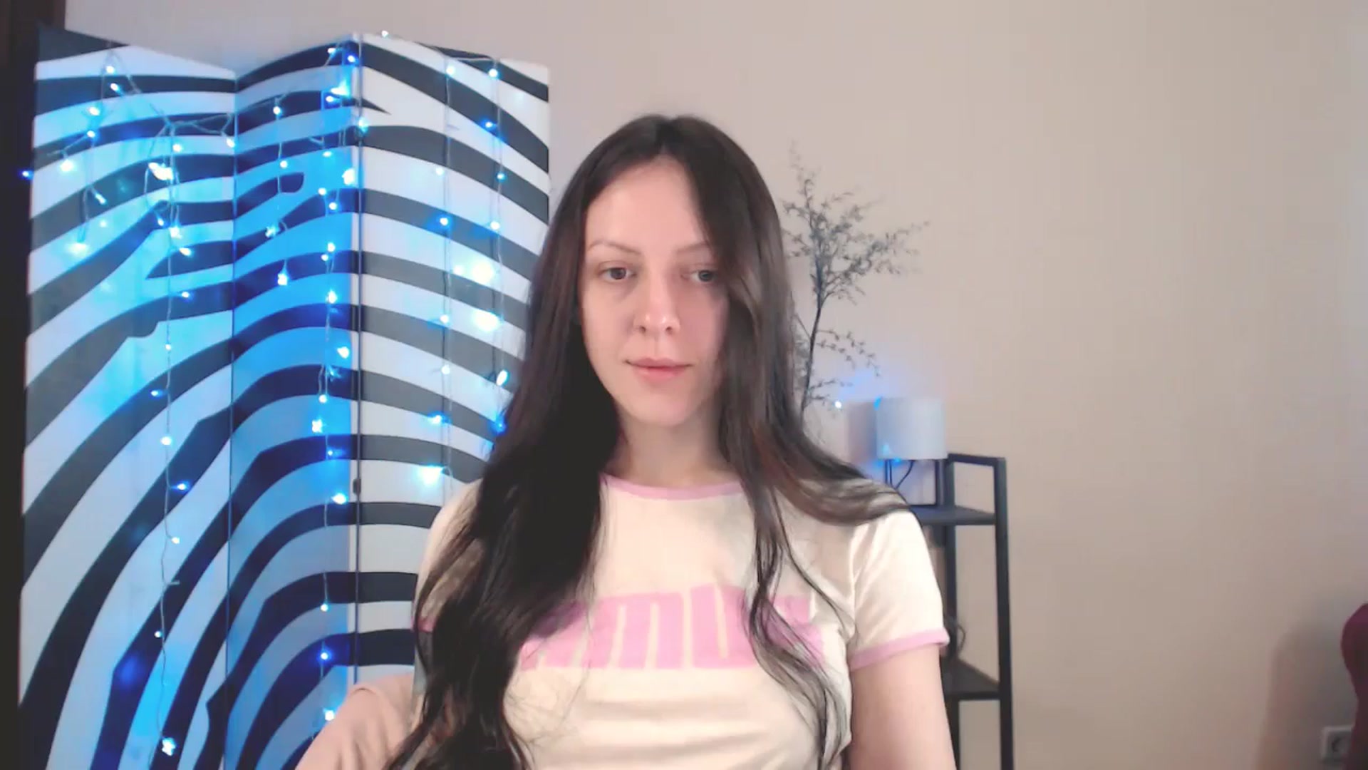 Gallery image thumbnail from MiracleMiss's myfreecams stream on, 05/19/2025, 10:30 image 7 of 20