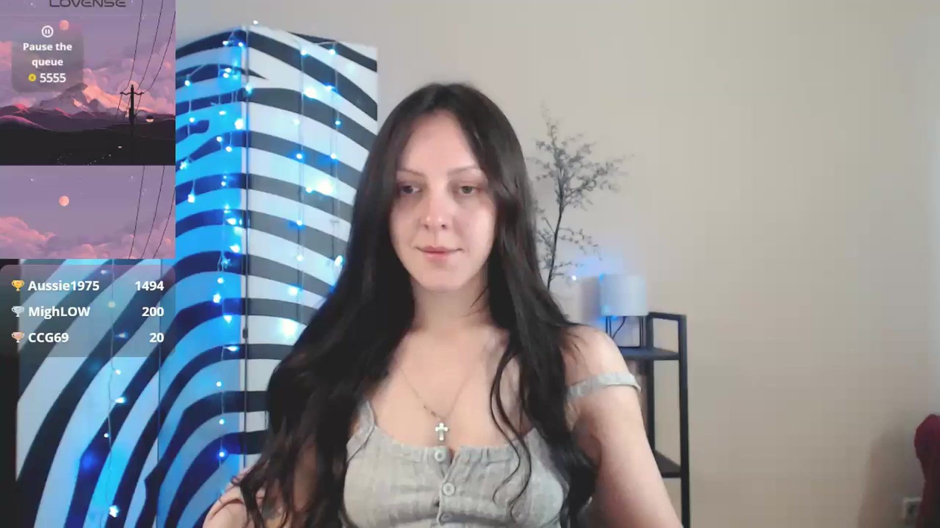 Gallery image thumbnail from MiracleMiss's myfreecams stream on, 05/19/2025, 12:02 image 17 of 20