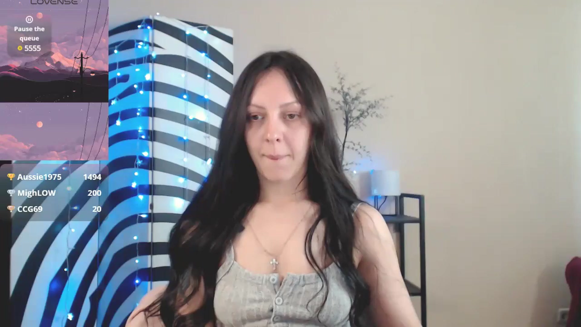 Gallery image thumbnail from MiracleMiss's myfreecams stream on, 05/19/2025, 12:02 image 6 of 20