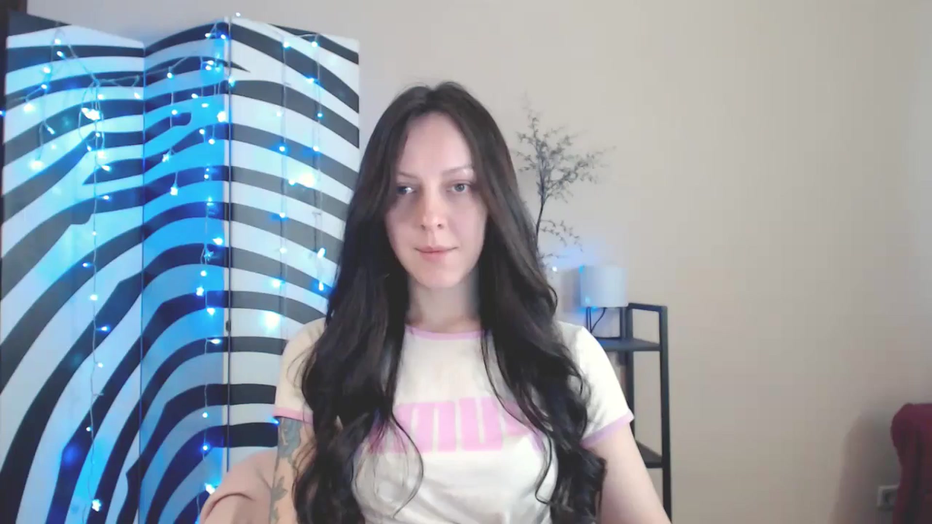 Gallery image thumbnail from MiracleMiss's myfreecams stream on, 05/20/2025, 10:46 image 1 of 20