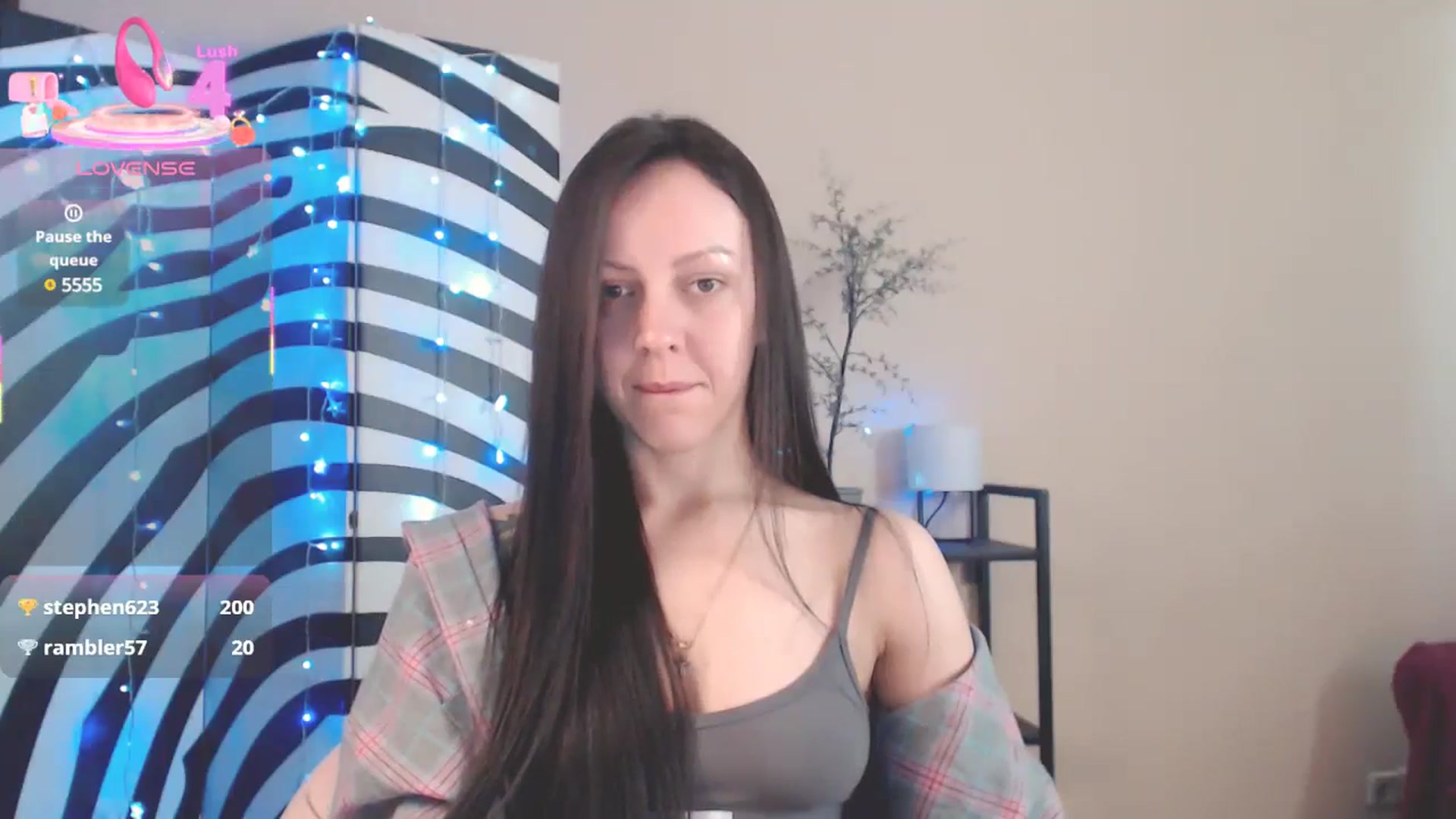 Gallery image thumbnail from MiracleMiss's myfreecams stream on, 05/25/2025, 10:40 image 14 of 20