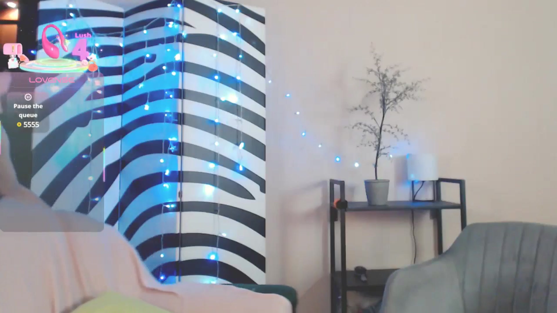 Gallery image thumbnail from MiracleMiss's myfreecams stream on, 05/29/2025, 13:48 image 14 of 20