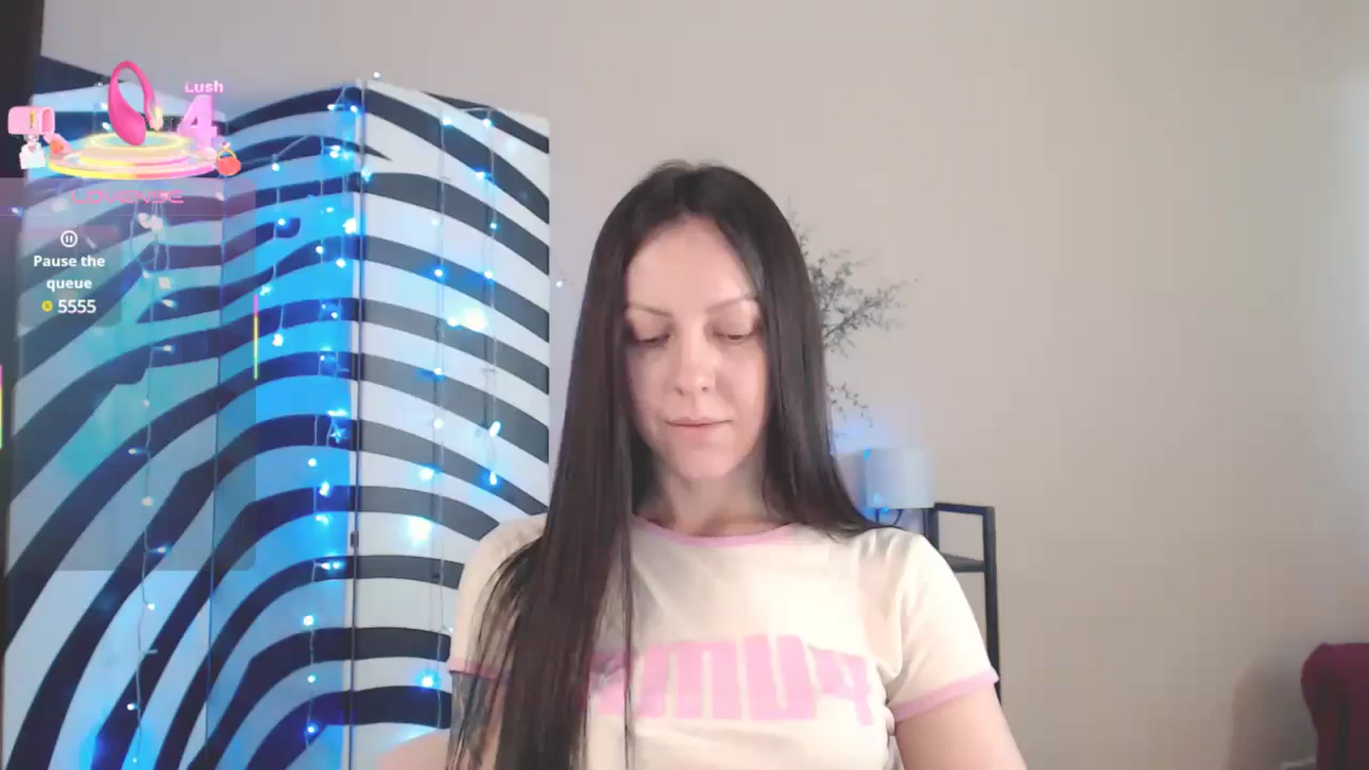 Gallery image thumbnail from MiracleMiss's myfreecams stream on, 06/01/2025, 10:16 image 2 of 20