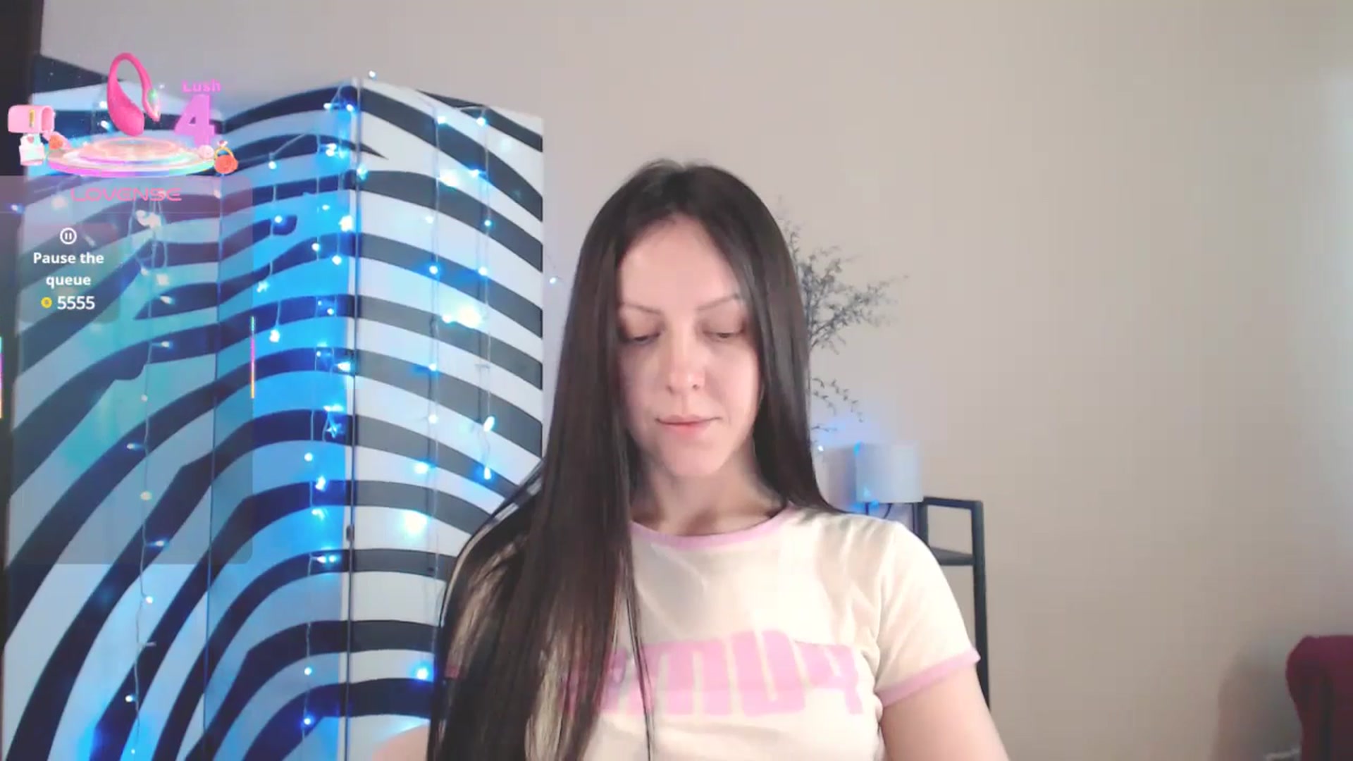 Gallery image thumbnail from MiracleMiss's myfreecams stream on, 06/01/2025, 10:16 image 5 of 20