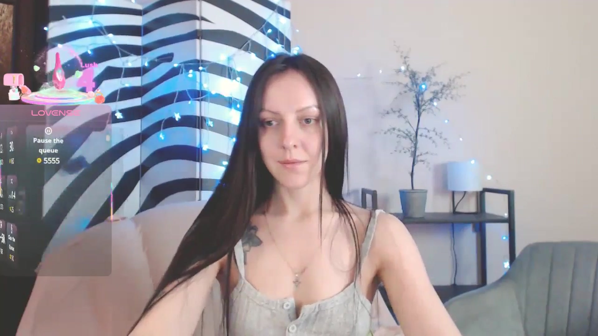 Gallery image thumbnail from MiracleMiss's myfreecams stream on, 06/03/2025, 09:45 image 12 of 20