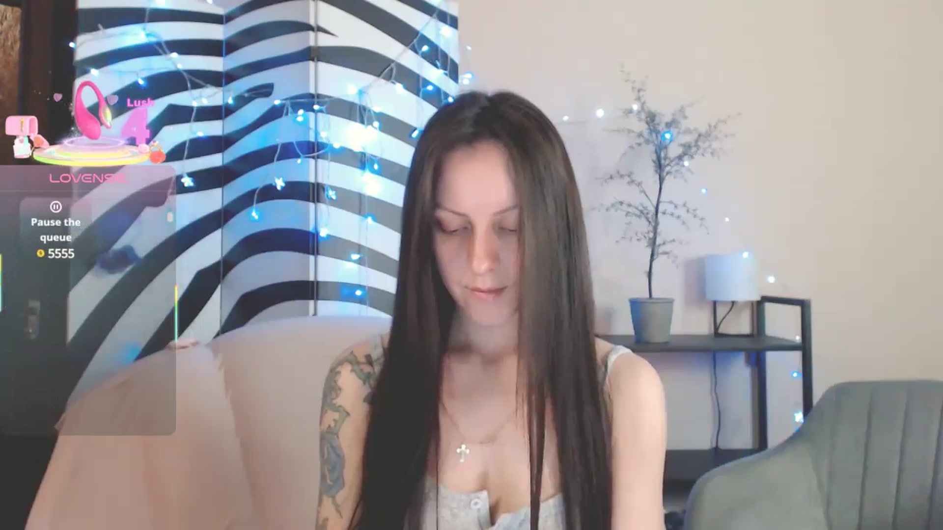 Gallery image thumbnail from MiracleMiss's myfreecams stream on, 06/03/2025, 09:45 image 13 of 20
