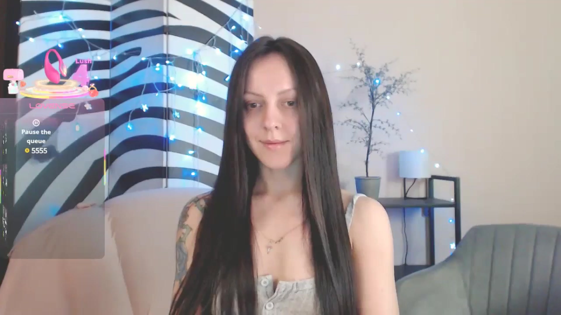 Gallery image thumbnail from MiracleMiss's myfreecams stream on, 06/03/2025, 09:45 image 14 of 20