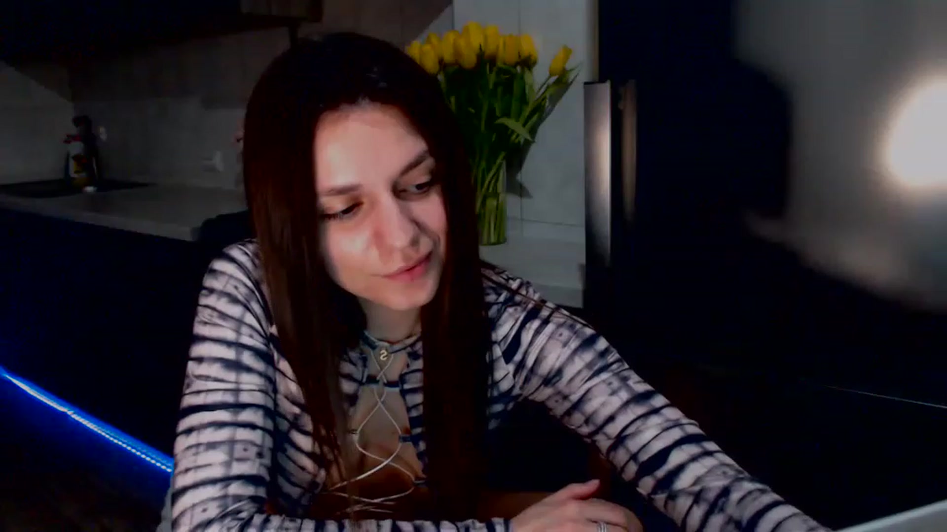 Gallery image thumbnail from MiracleSweet's myfreecams stream on, 03/27/2023, 23:41 image 13 of 20
