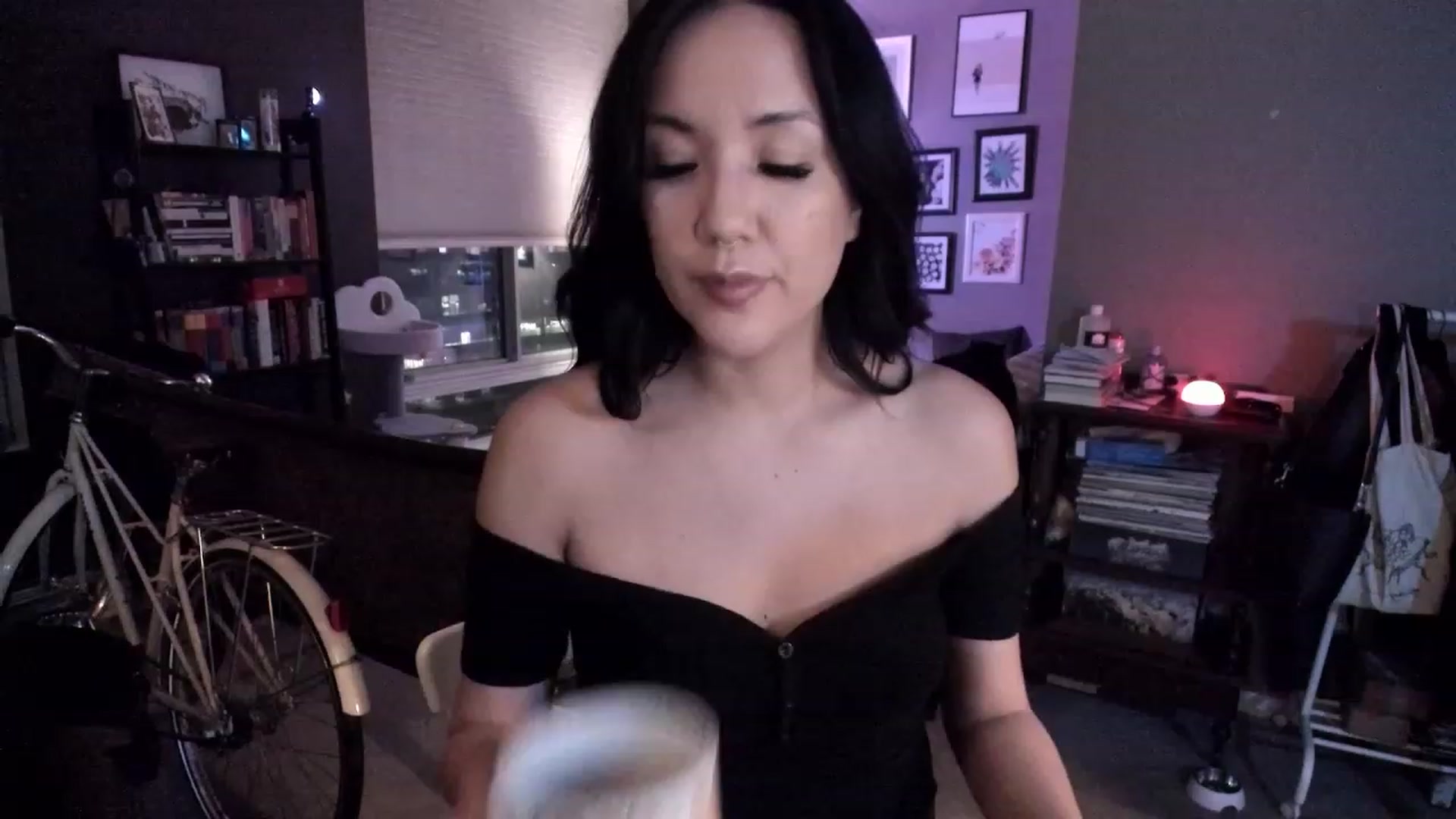 Gallery image thumbnail from Mirah's myfreecams stream on, 01/28/2023, 03:39 image 16 of 20