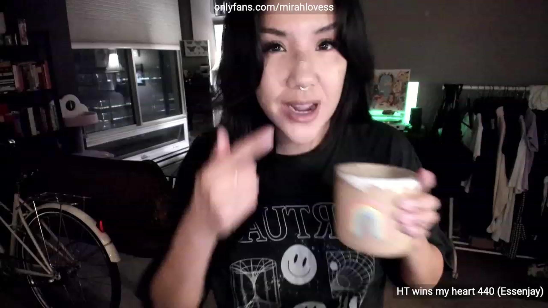 Gallery image thumbnail from Mirah's myfreecams stream on, 06/15/2023, 06:32 image 4 of 20