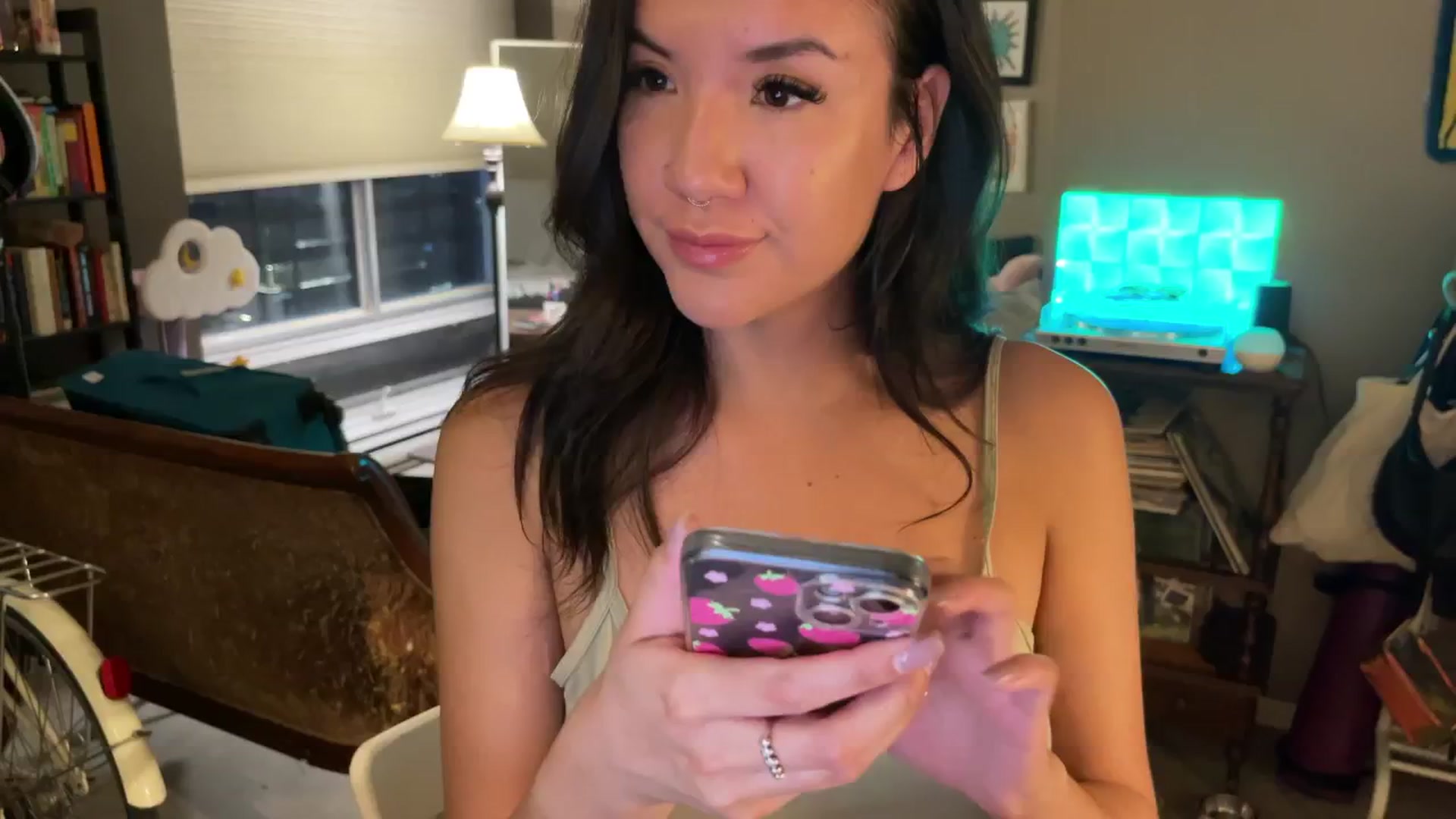 Gallery image thumbnail from Mirah's myfreecams stream on, 07/31/2024, 04:23 image 10 of 20
