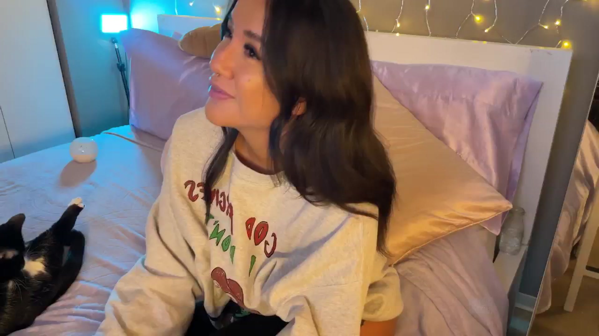 Gallery image thumbnail from Mirah's myfreecams stream on, 09/16/2024, 02:30 image 1 of 20