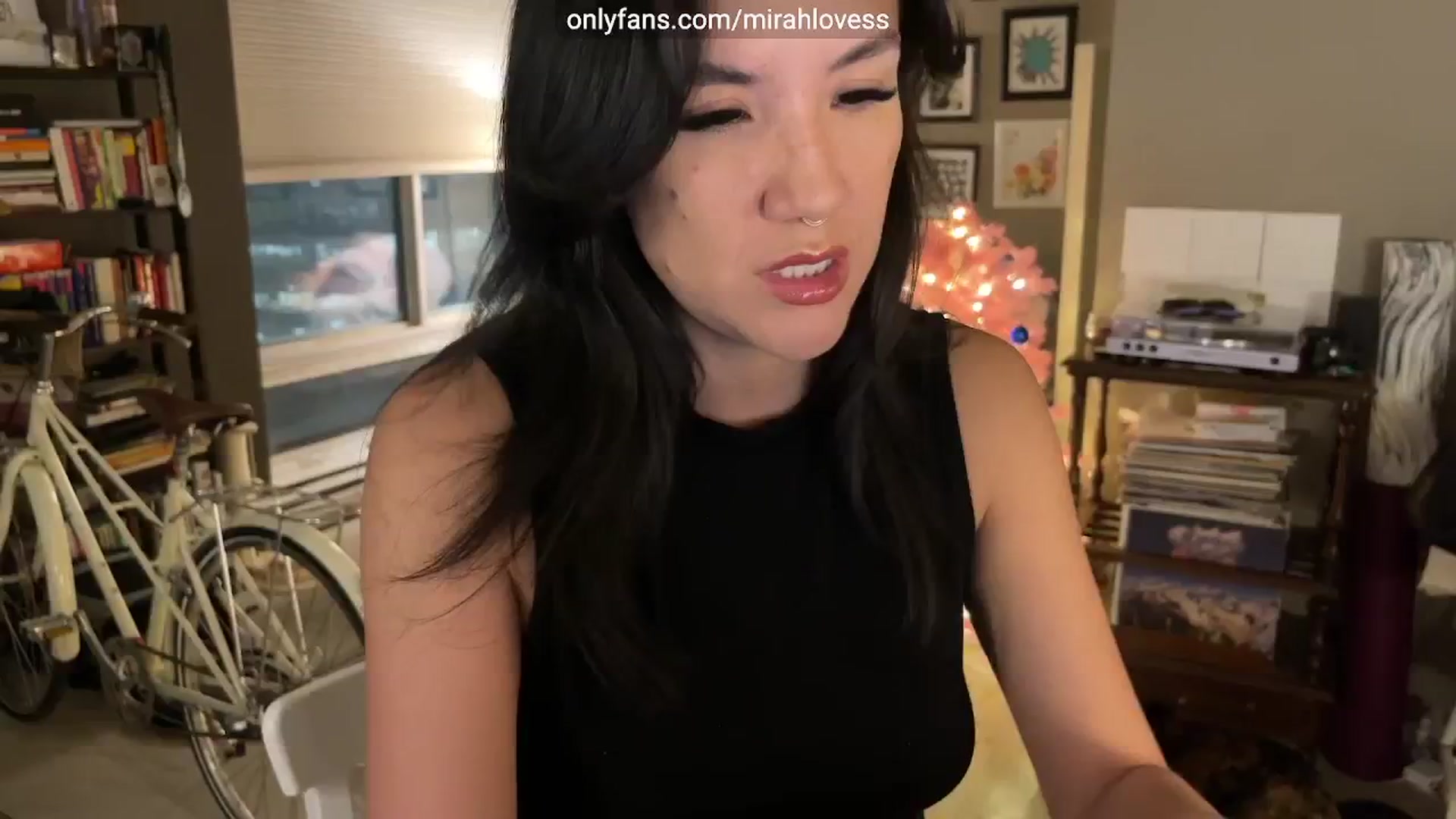 Gallery image thumbnail from Mirah's myfreecams stream on, 01/31/2025, 03:07 image 3 of 20