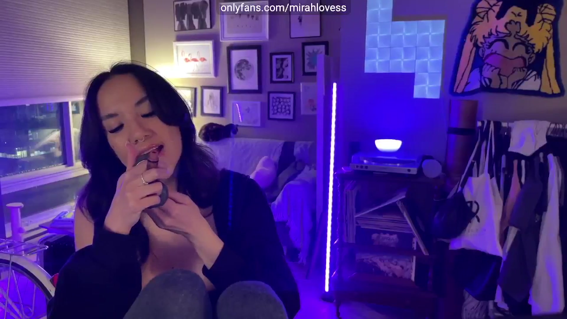 Gallery image thumbnail from Mirah's myfreecams stream on, 02/16/2025, 04:33 image 12 of 20