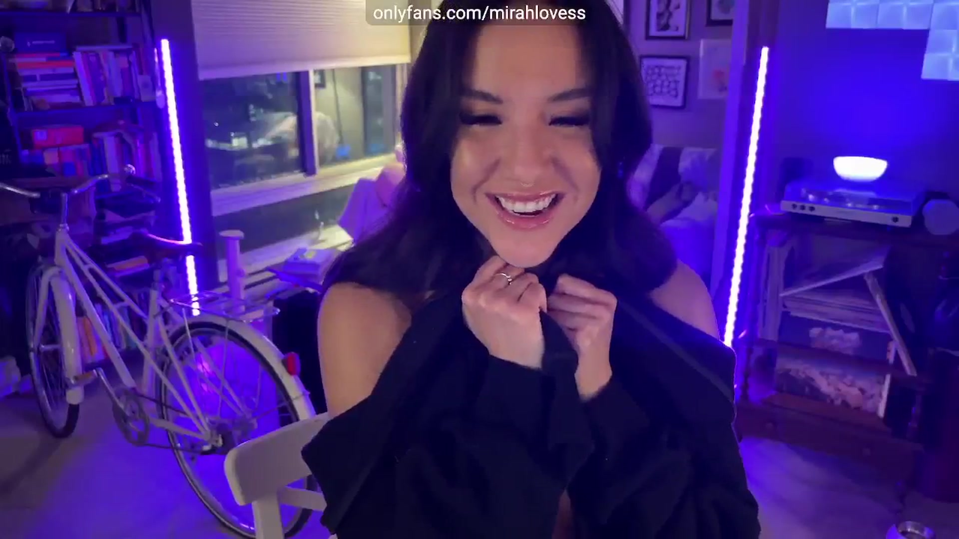 Gallery image thumbnail from Mirah's myfreecams stream on, 02/16/2025, 04:33 image 16 of 20