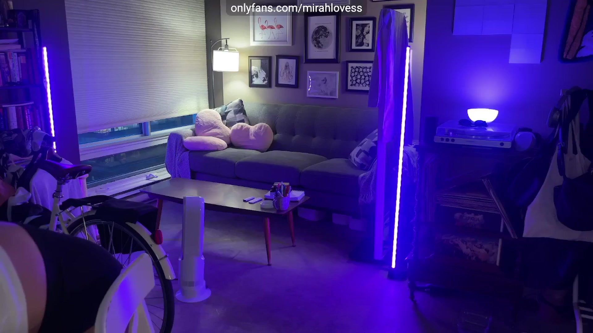Gallery image thumbnail from Mirah's myfreecams stream on, 03/27/2025, 02:13 image 14 of 20