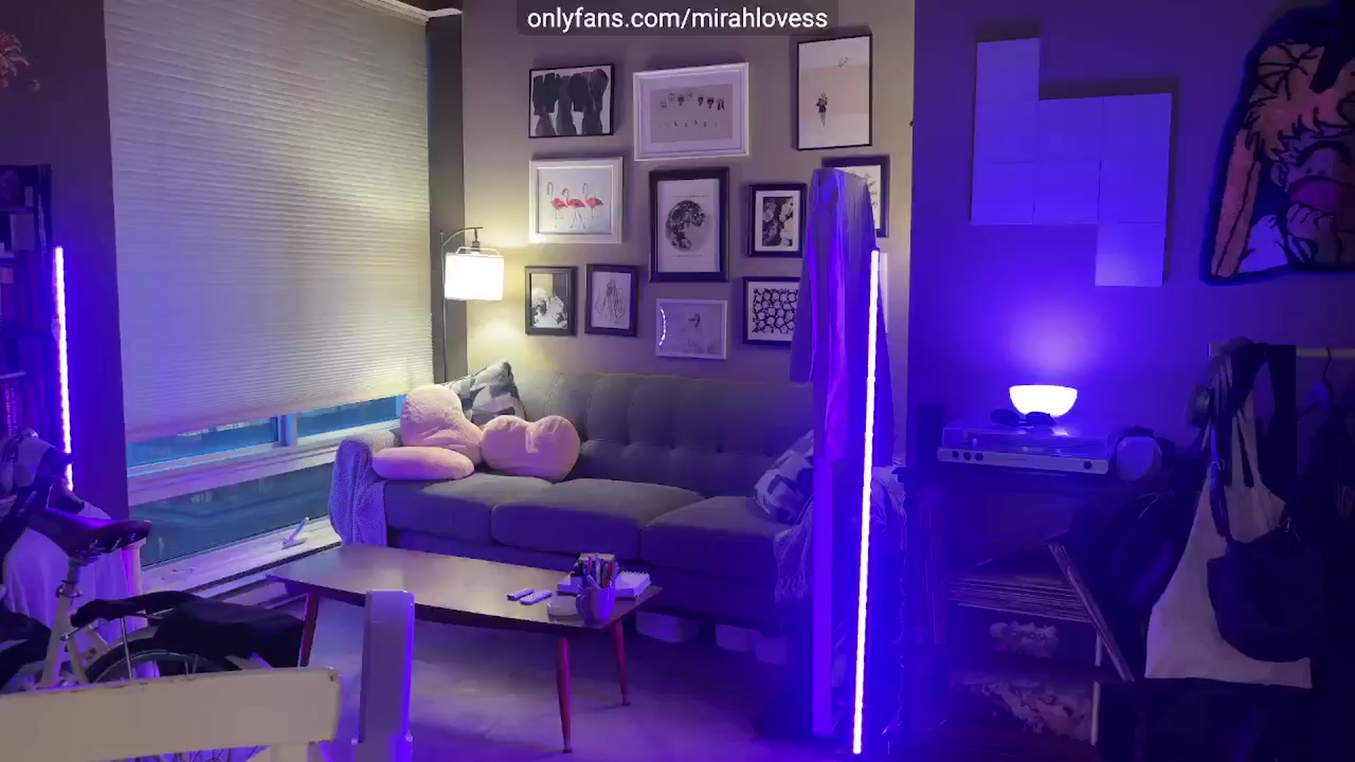 Gallery image thumbnail from Mirah's myfreecams stream on, 03/27/2025, 02:13 image 5 of 20