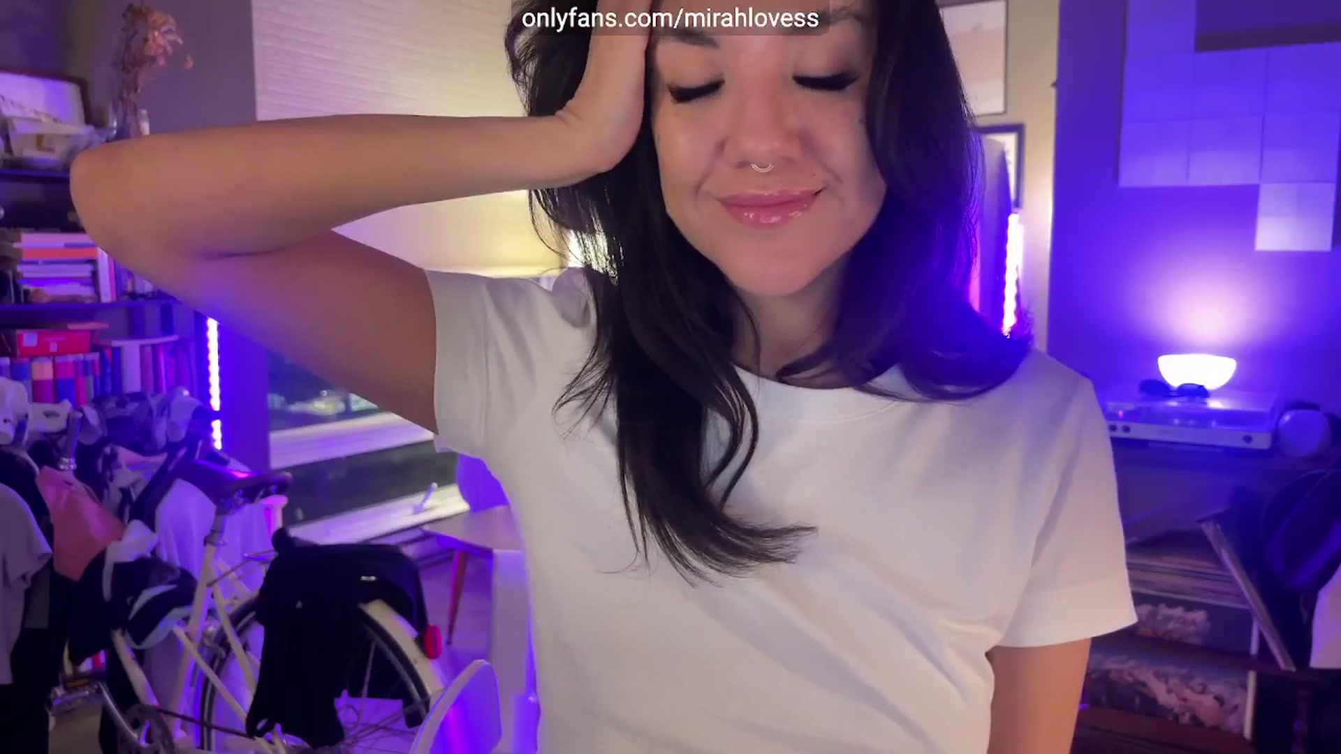 Gallery image thumbnail from Mirah's myfreecams stream on, 03/27/2025, 03:13 image 18 of 20