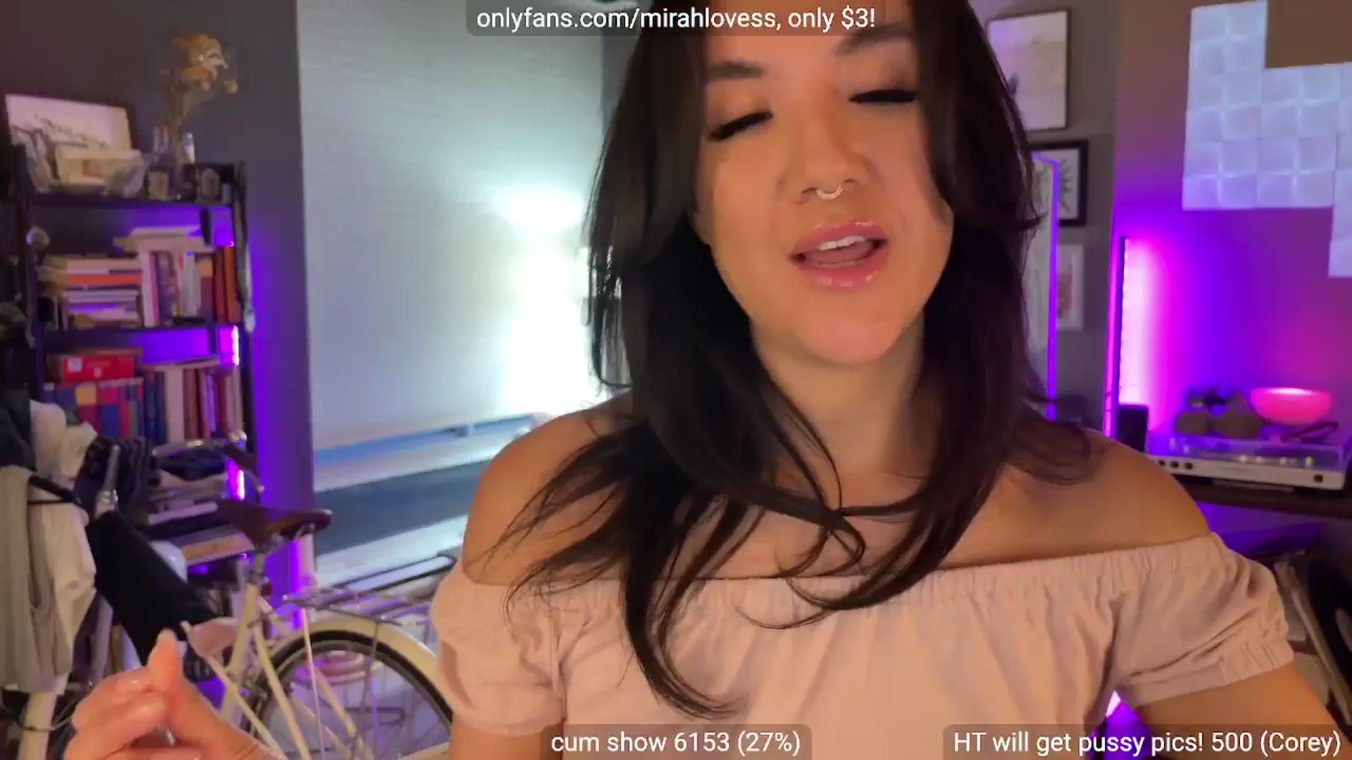 Gallery image thumbnail from Mirah's myfreecams stream on, 04/04/2025, 04:06 image 3 of 20