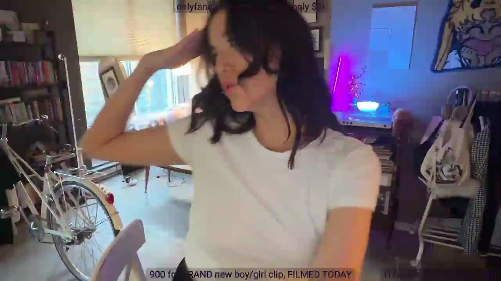 Gallery image thumbnail from Mirah's myfreecams stream on, 05/16/2026, 03:05 image 11 of 20
